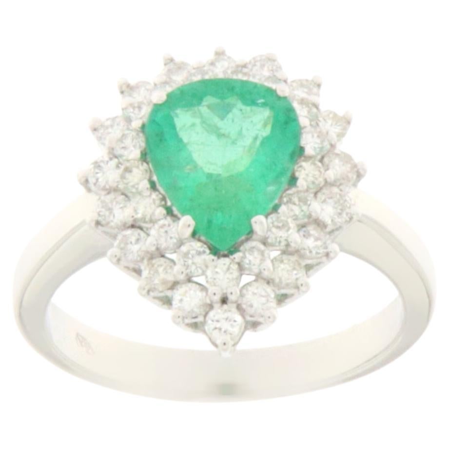 Emerald Diamonds 18 Karat White Gold Cocktail Ring