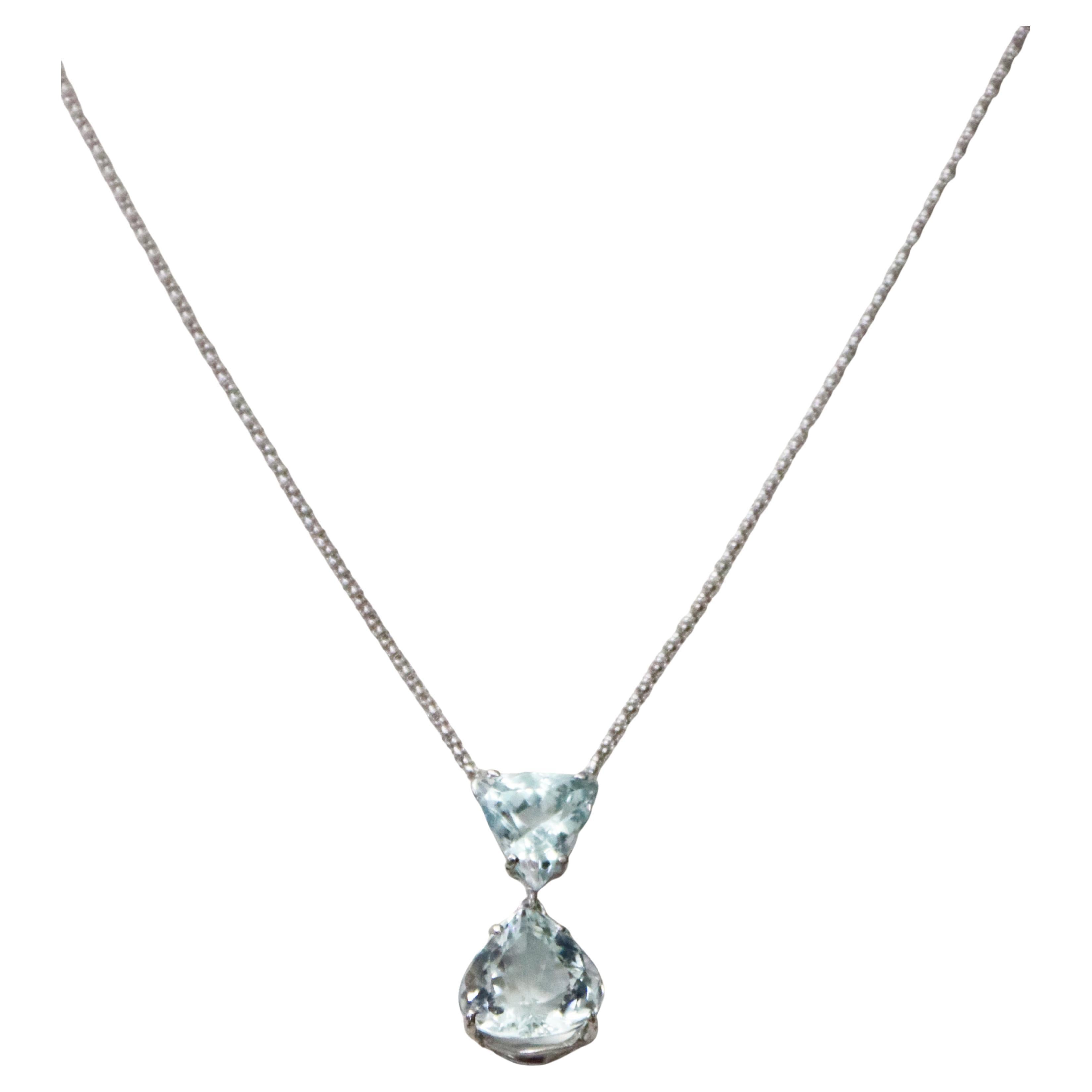 Collana con goccia in oro bianco 18 Kt con acquamarina brasiliana