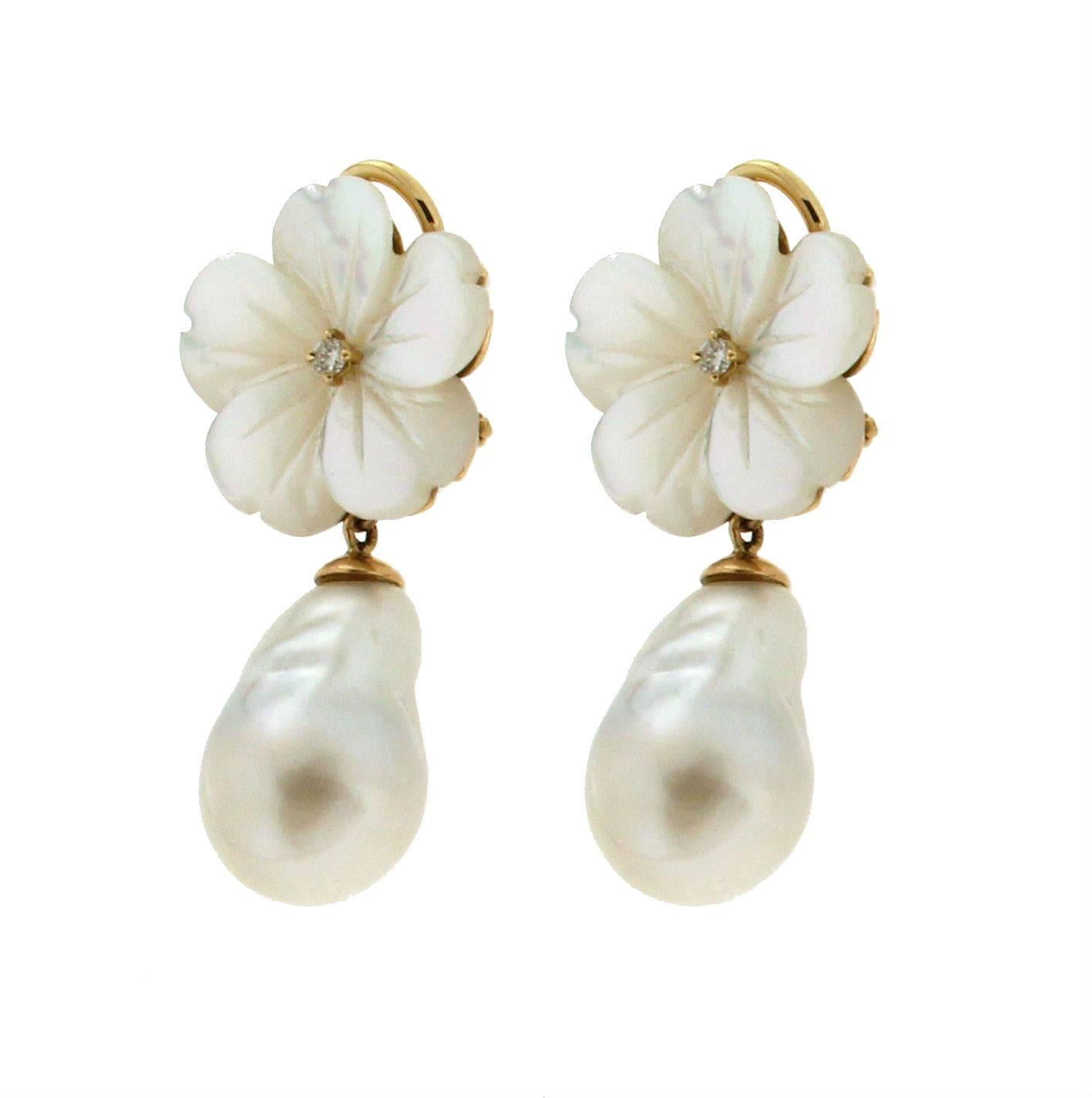 Retro Yellow Gold Pearls Mother-of-Pearl Drop Earring