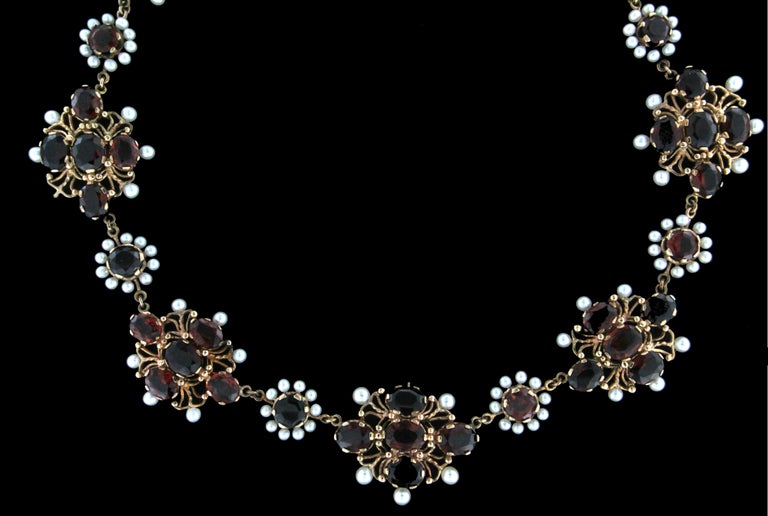 14 Karat Yellow Gold Beads Choker Necklace For Sale at 1stdibs