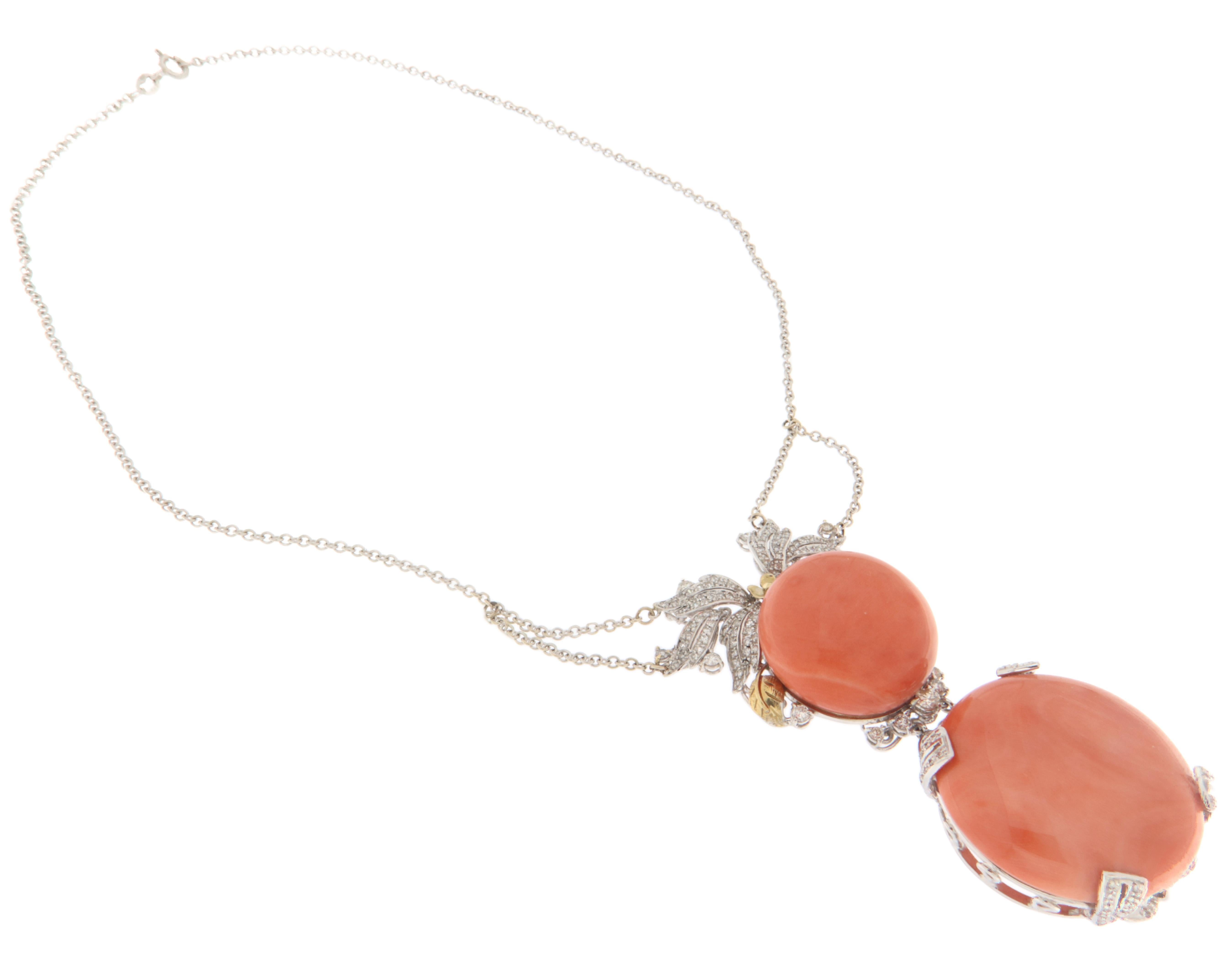 Handcraft Coral 18 Karat White Gold Diamonds Pendant Necklace In New Condition For Sale In Marcianise, IT