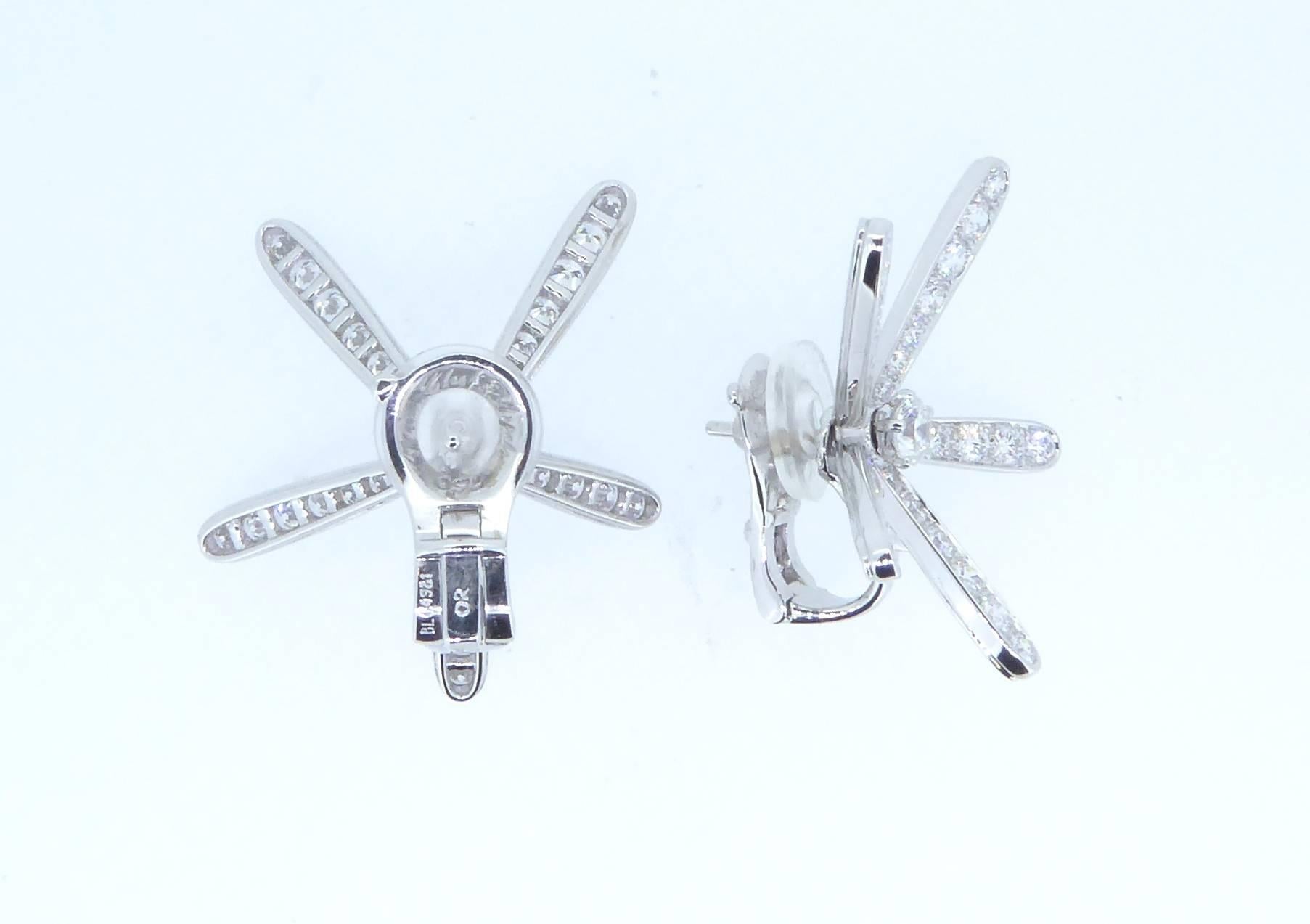 Round Cut Van Cleef & Arpels Caresse D'Eole White Gold and Diamond Ear Clips