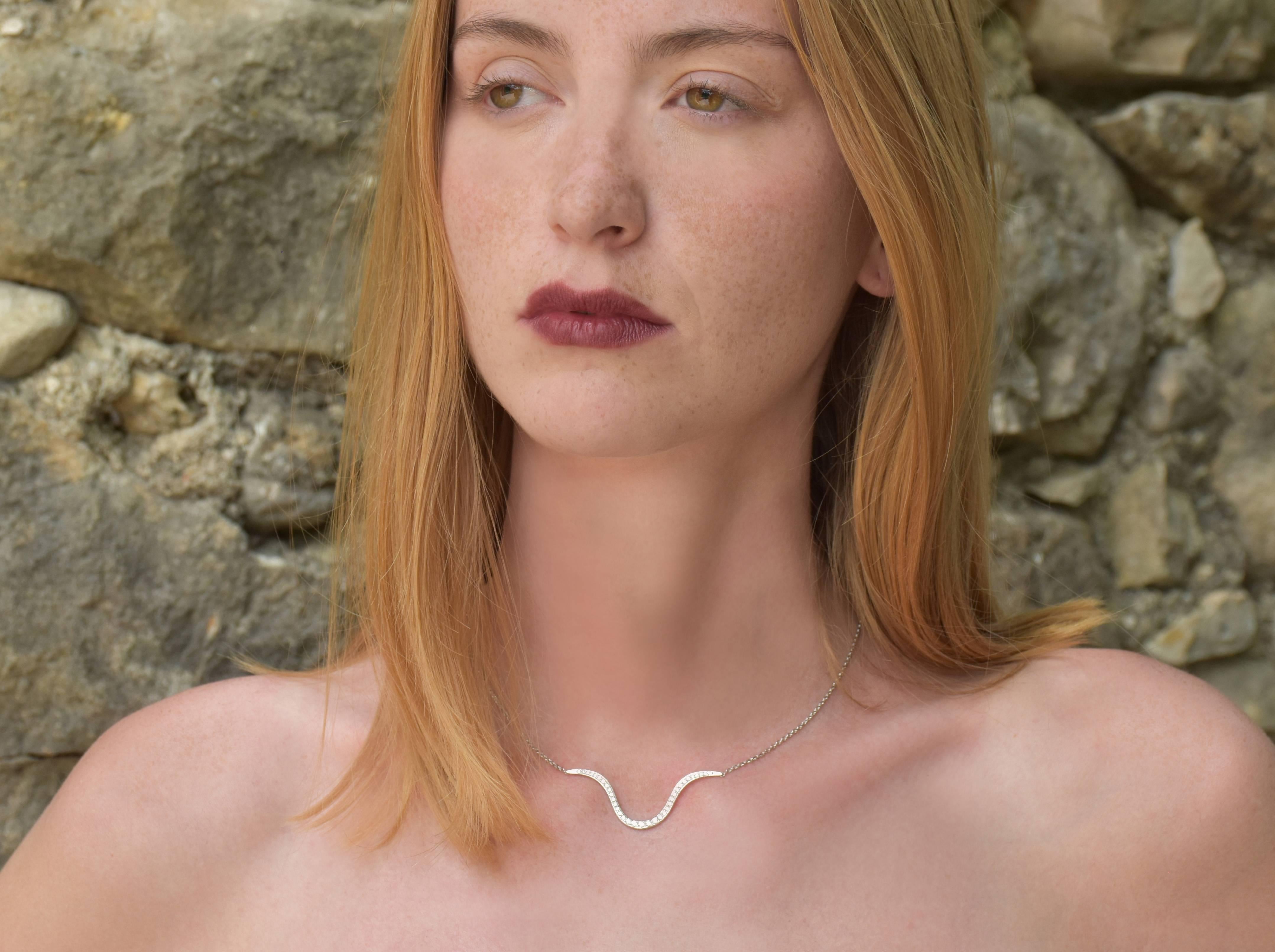 Liv Luttrell Contour White Diamonds and Gold Pendant Necklace In New Condition For Sale In London, GB