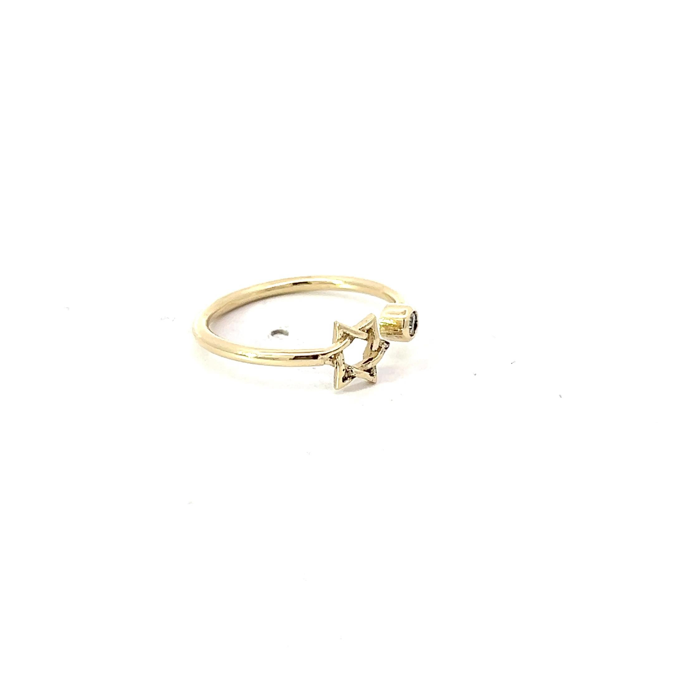 Bague de foi britannique sur mesure étoile de David en or jaune 9 carats et diamants en vente 3