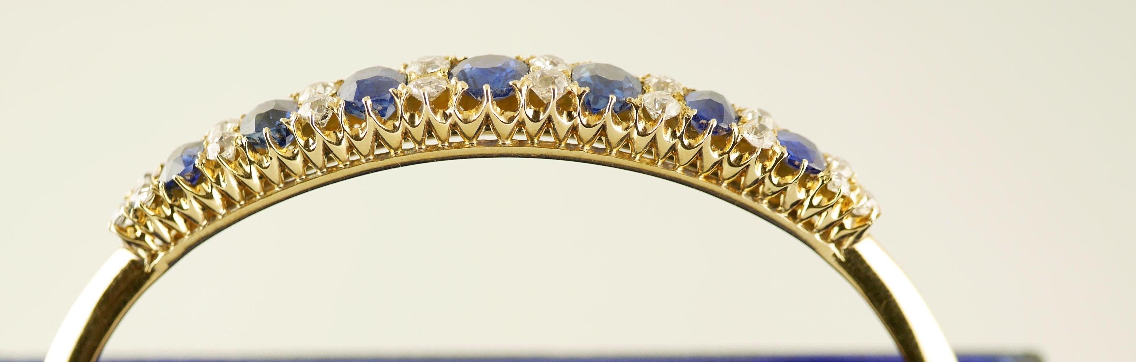 Yellow Gold Victorian Natural Untreated Sapphire Diamond Bangle circa 1860 For Sale 4