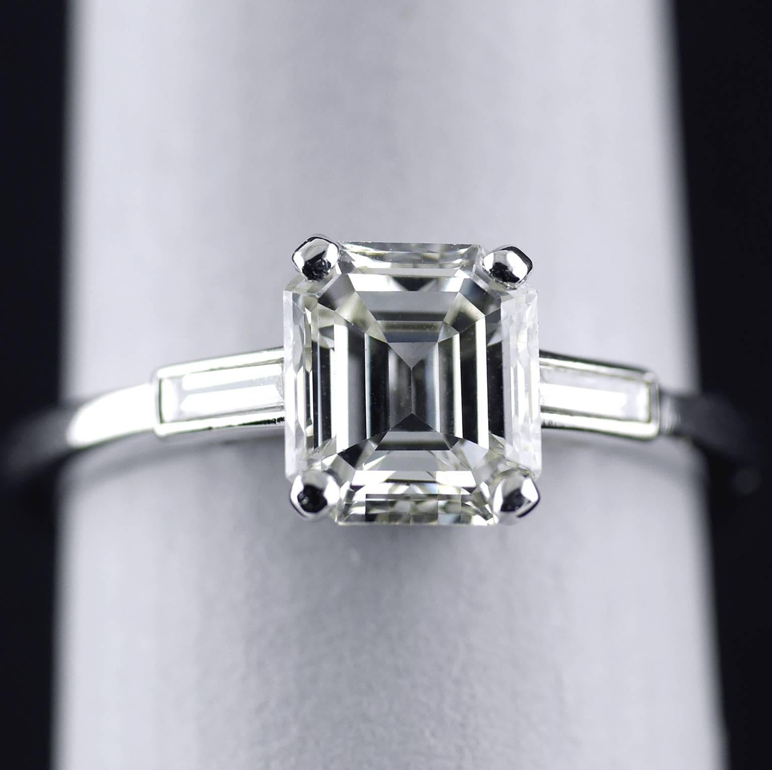 1.61 Carat Certified Platinum Art Deco Diamond Ring, circa 1930 3