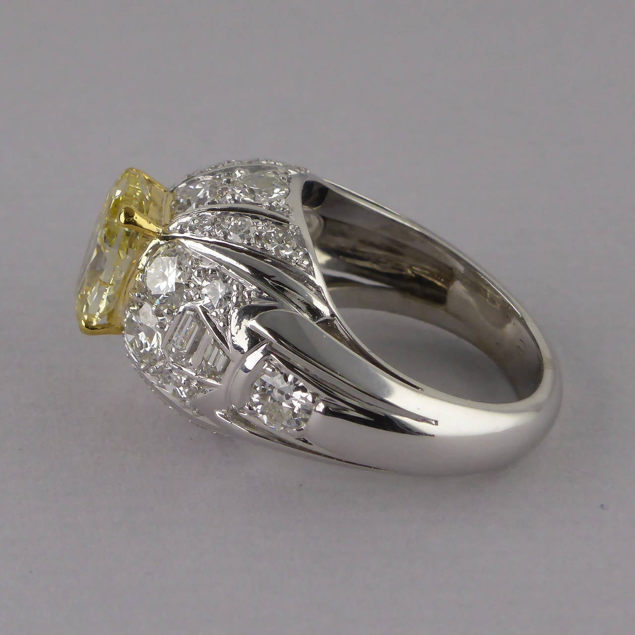 Women's Certified Fancy Yellow Untreated Diamond 2.11 Carat Gold Bombe Ring, circa 1960