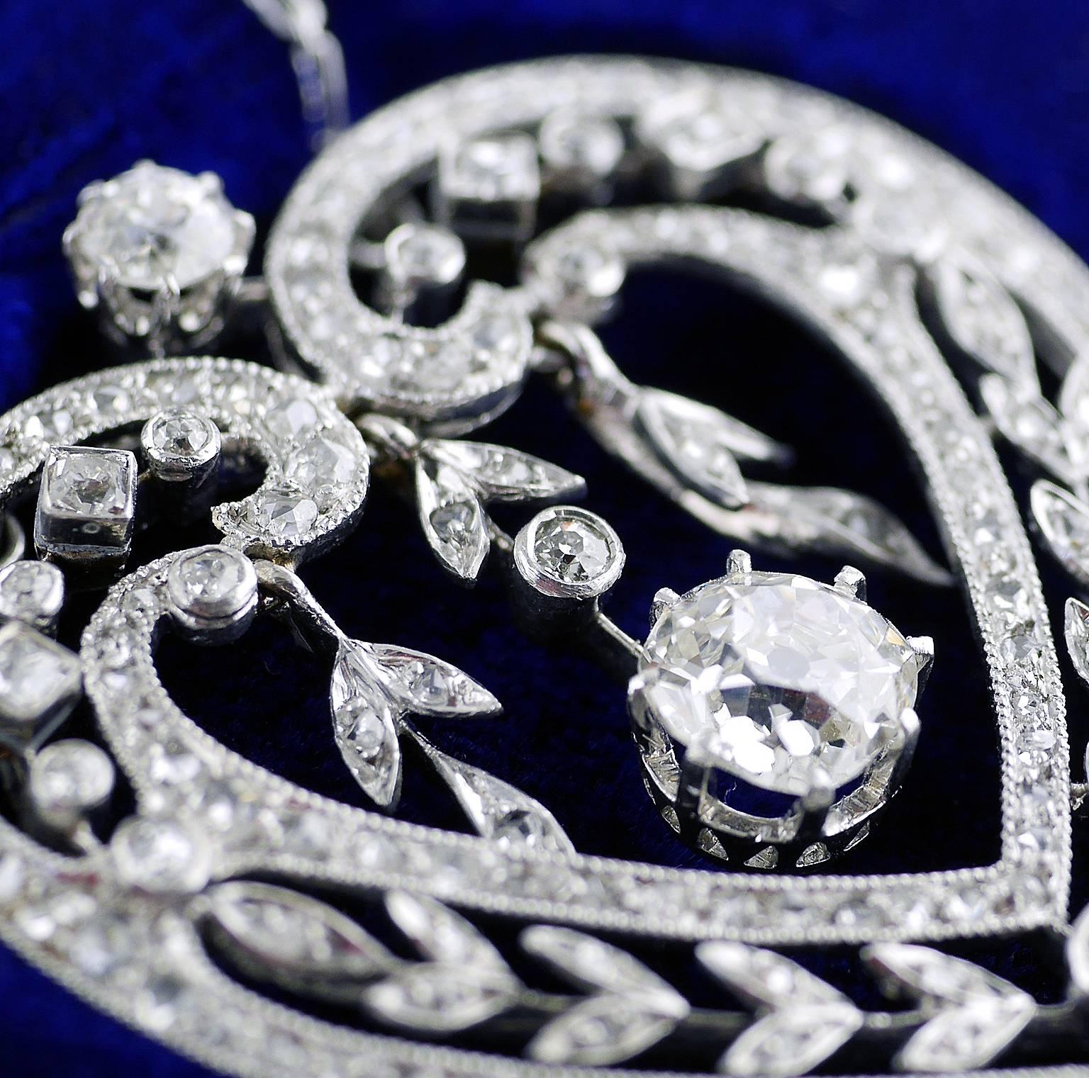 Diamond Platinum Heart Shape Belle Époque Pendant Necklace, circa 1910 2