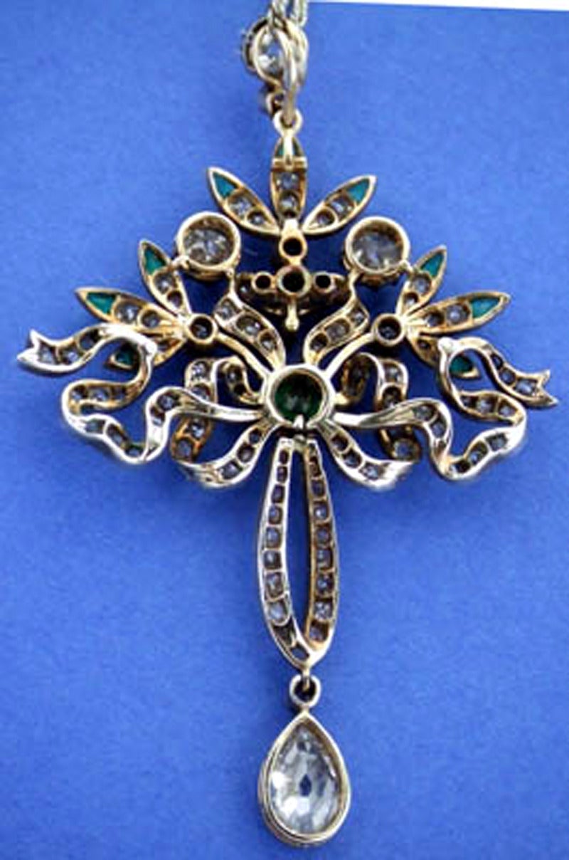 Victorian Emerald Diamond Pendant or Brooch, circa 1860 In Excellent Condition For Sale In London, GB