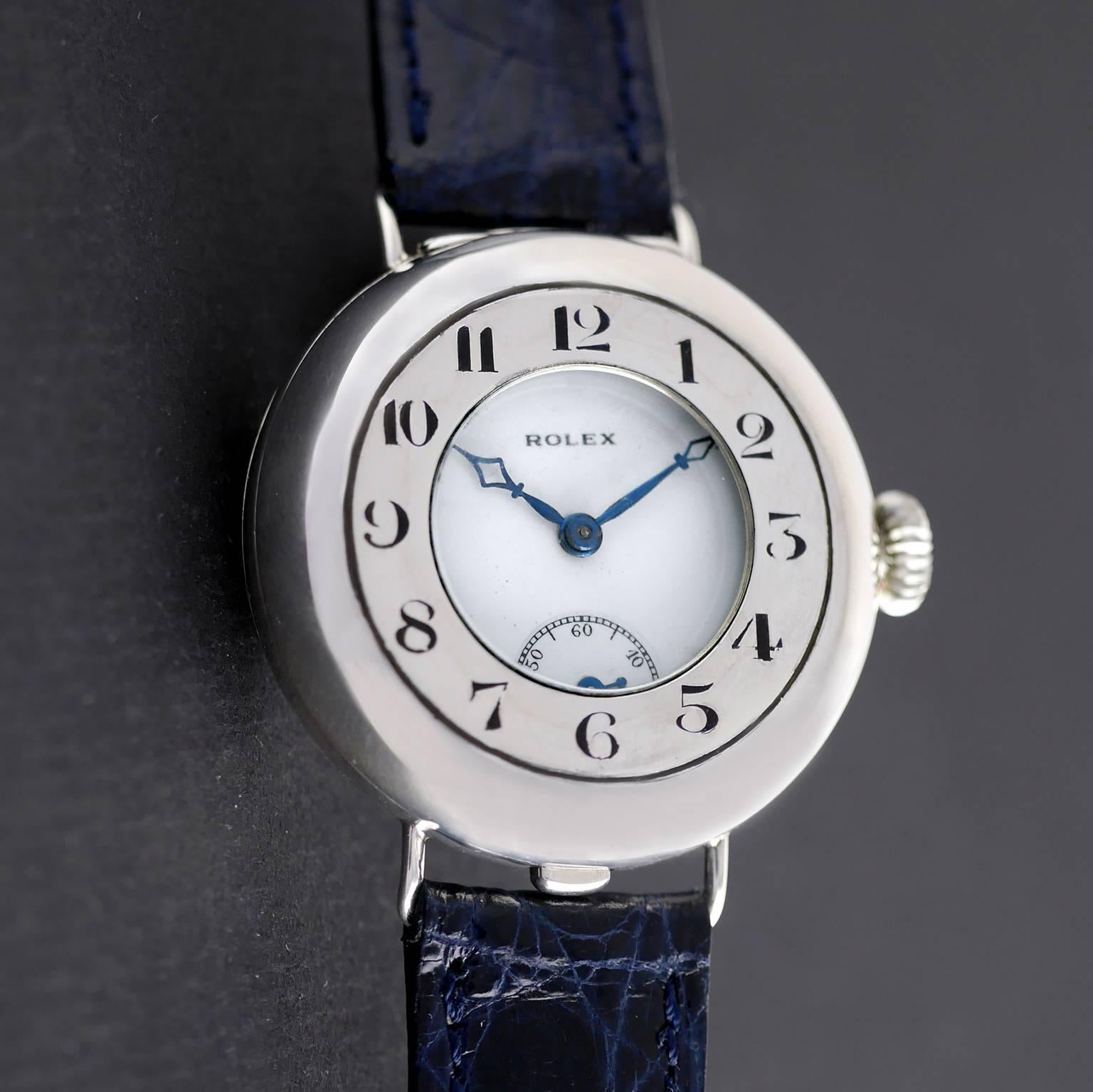 A rare Half Hunter Officers wristwatch by Rolex made in 1919 .

Half Hunter wristwatches are a good example of horological evolution. The term “Hunter” was originally used for the pocket watch that had a metal cap on the front to protect the dial