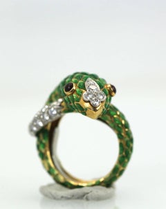 David Webb Iconic Green Enamel Snake Ring 18 Karat