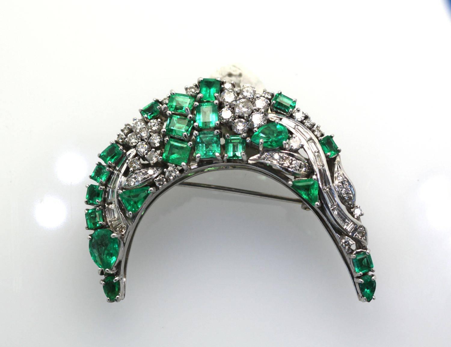 Emerald Diamond Crescent Brooch 14K 7.52 Carats For Sale 2
