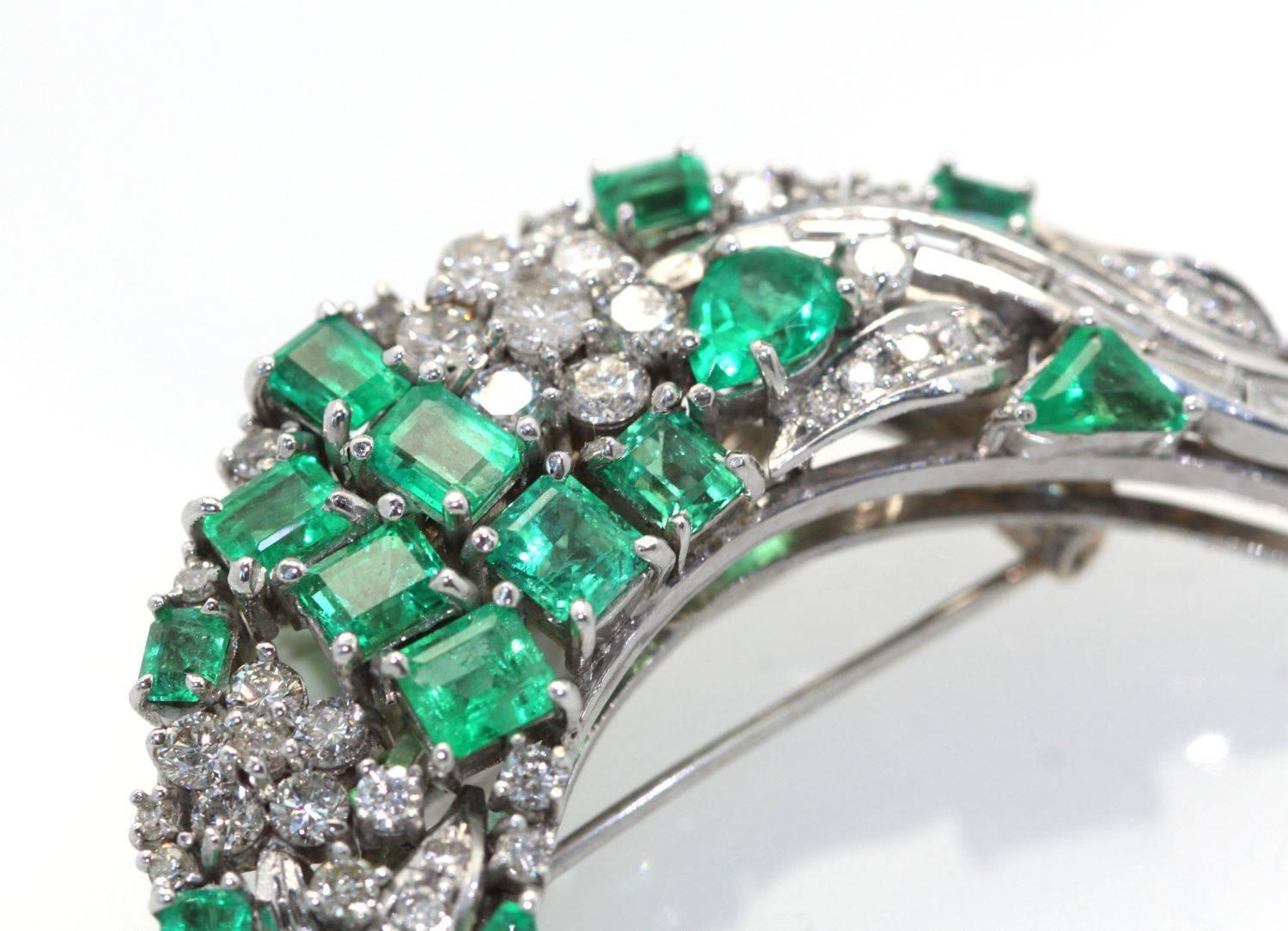 Emerald Diamond Crescent Brooch 14K 7.52 Carats For Sale 3