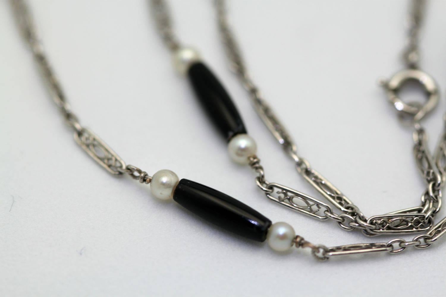 Edwardian Lorgnette, Pearl Onyx Necklace with Double-Sided Charm Platinum In Good Condition In North Hollywood, CA
