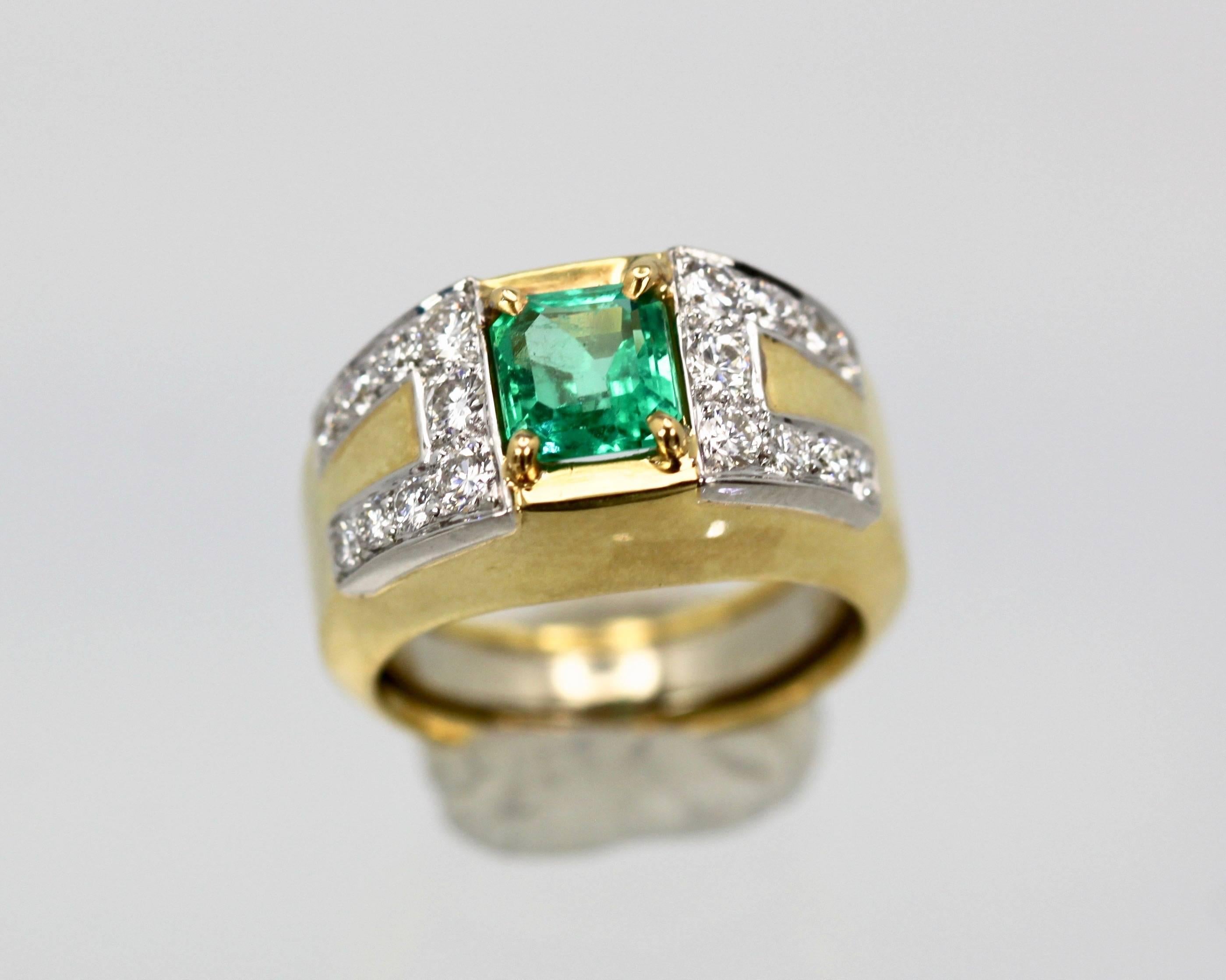 Moderne David Webb, bague en diamants et émeraude 18 carats en vente