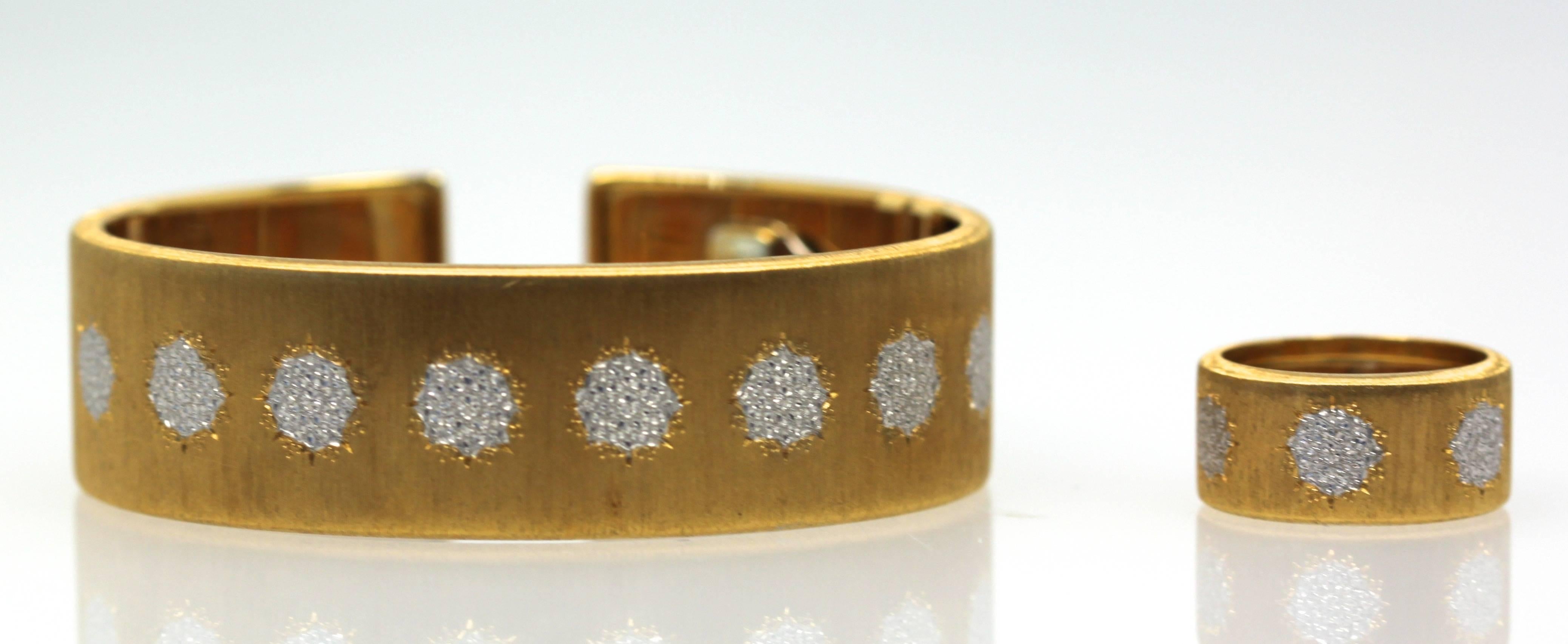 Buccellati 18 Karat Textured Brushed Gold Ring White Gold Circles 1