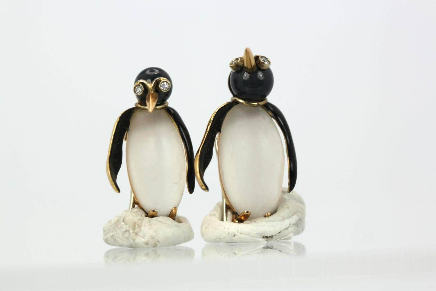 Women's or Men's 18 Karat Gold Moonstone Enamel Pair of Penguins Attributed to Fasano
