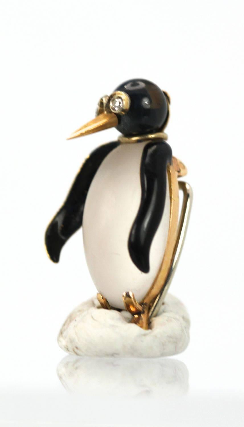 18 Karat Gold Moonstone Enamel Pair of Penguins Attributed to Fasano 1