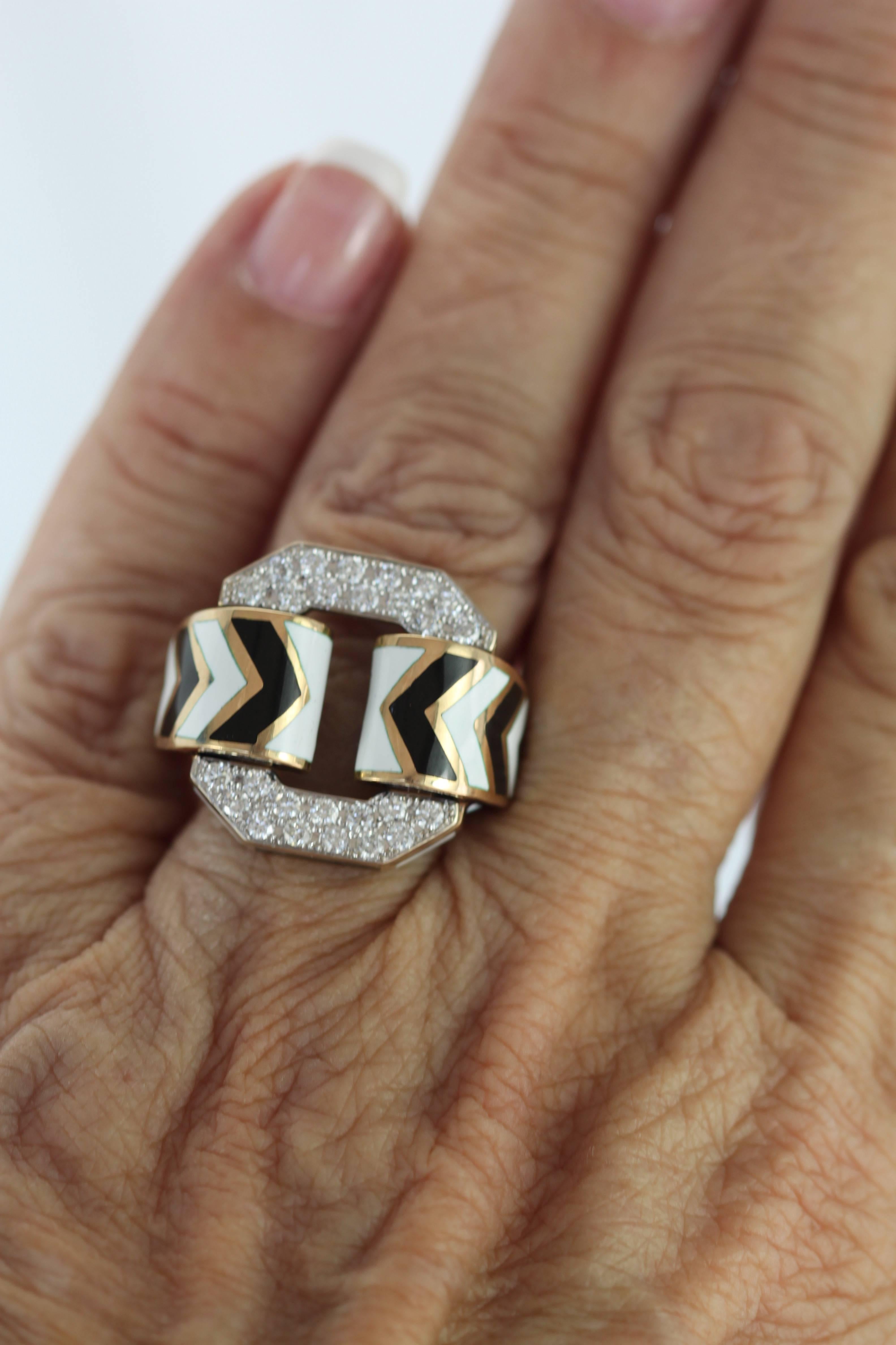 Round Cut David Webb Iconic Zebra Stripe Buckle Diamond Gold Ring 