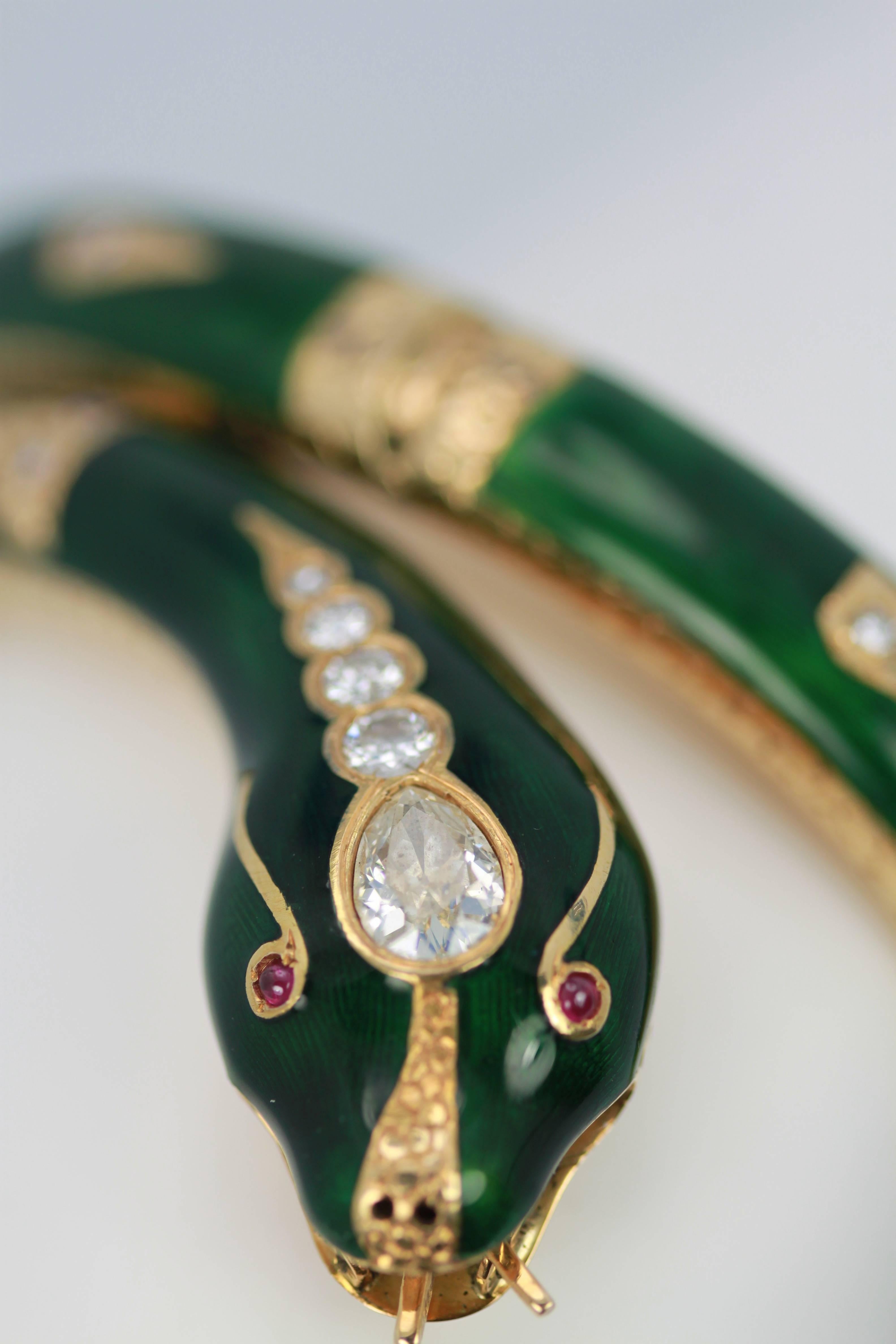 Round Cut Diamond Guilloche Enamel Snake Serpent Bracelet 18 Karat 2.25 Carat For Sale