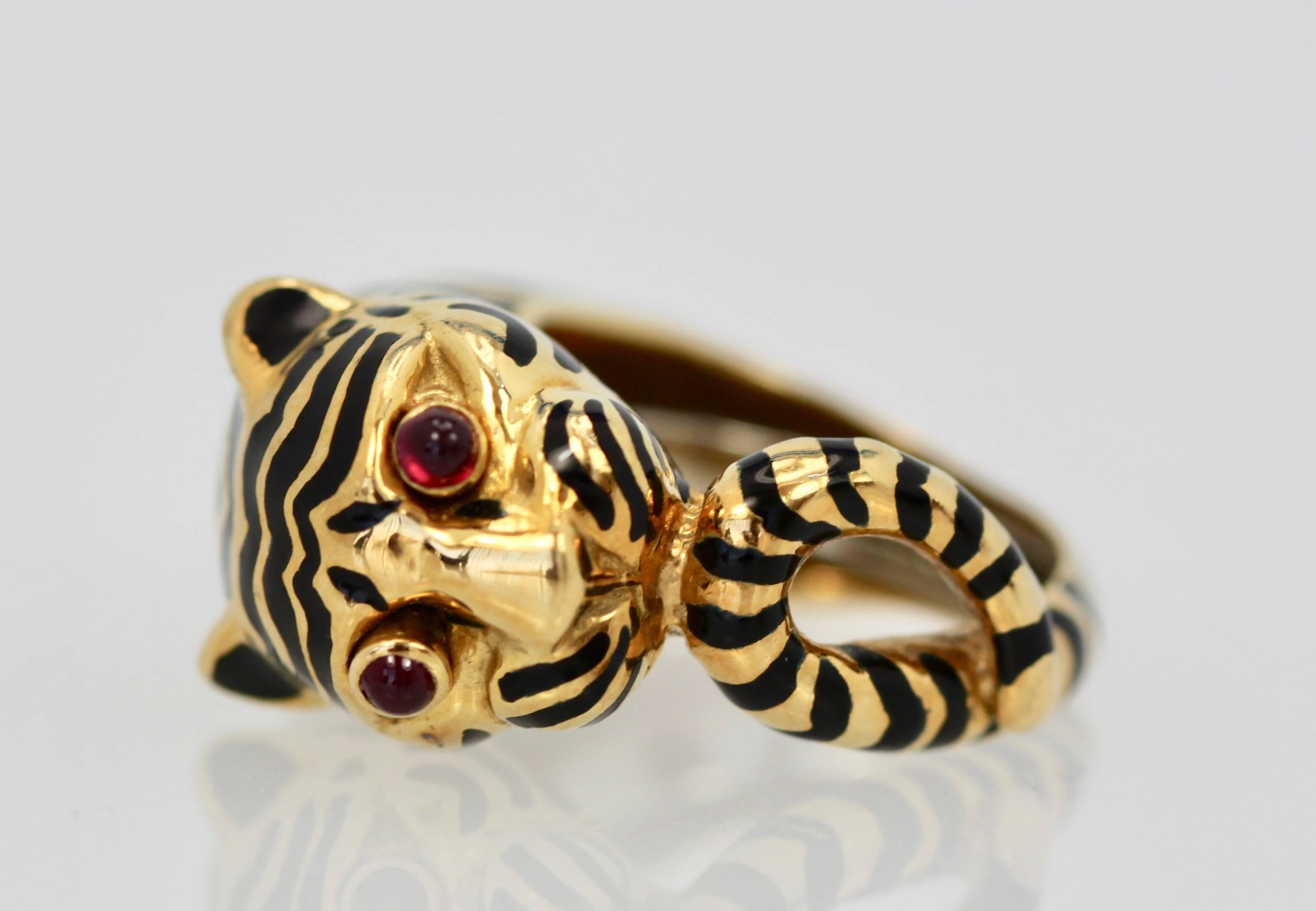 Round Cut David Webb Tiger Ring Black Enamel Ruby Eyes 18 Karat