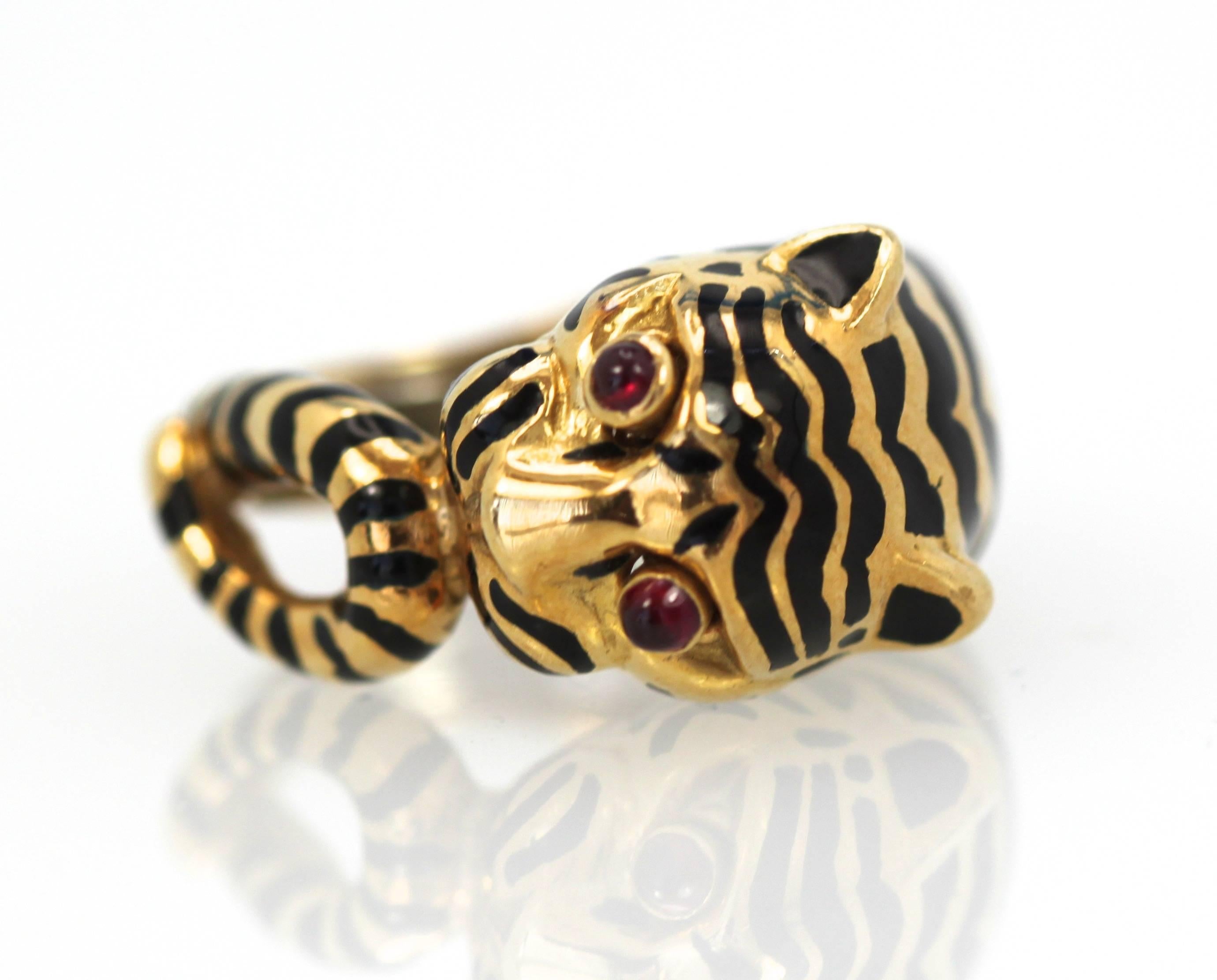 Women's or Men's David Webb Tiger Ring Black Enamel Ruby Eyes 18 Karat