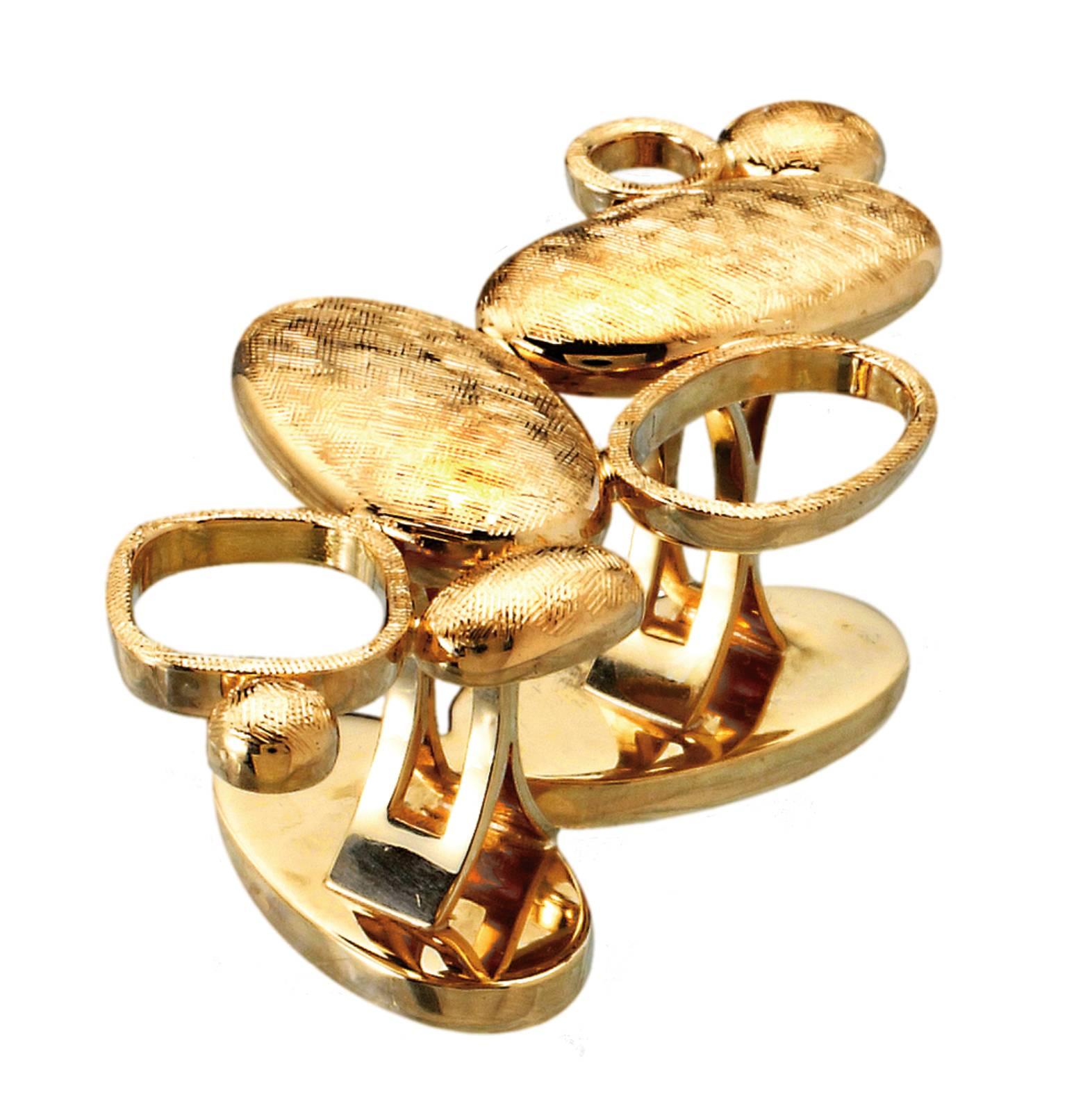 18K Yellow Gold Ring Sculpture on Your Hand