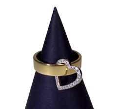 18 Karat Gold Band Ring with a Playful Movable Pave' Diamond Heart Element
