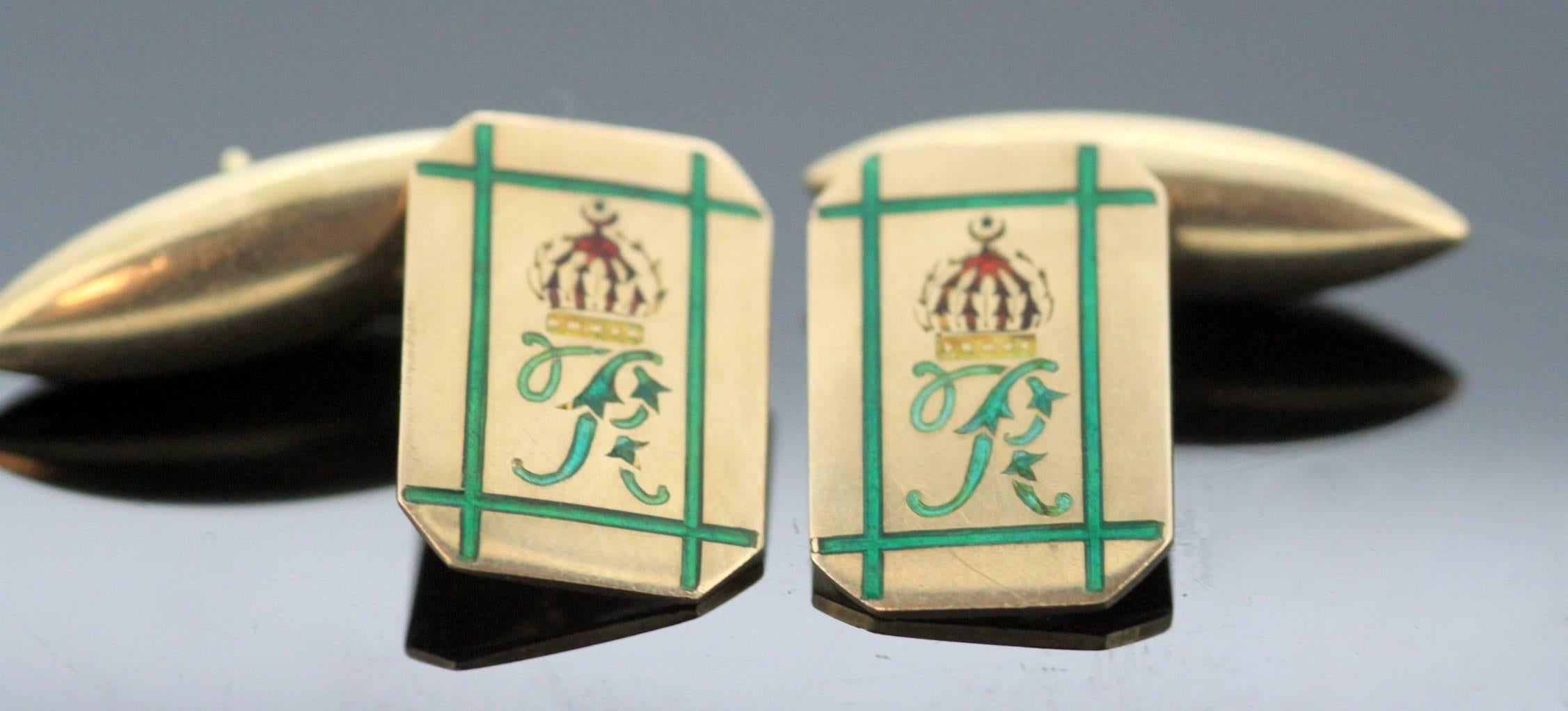 Vintage Royal 9K Yellow Gold and Enamel Cufflinks with initials R. 
Designer : Mappin & Webb 
Circa.1970's 
Fully hallmarked. 

Dimensions - 
Size : 3 x 2 x 1.05 cm 
Weight : 5 grams total 

Condition : General signs of usage, has some minor