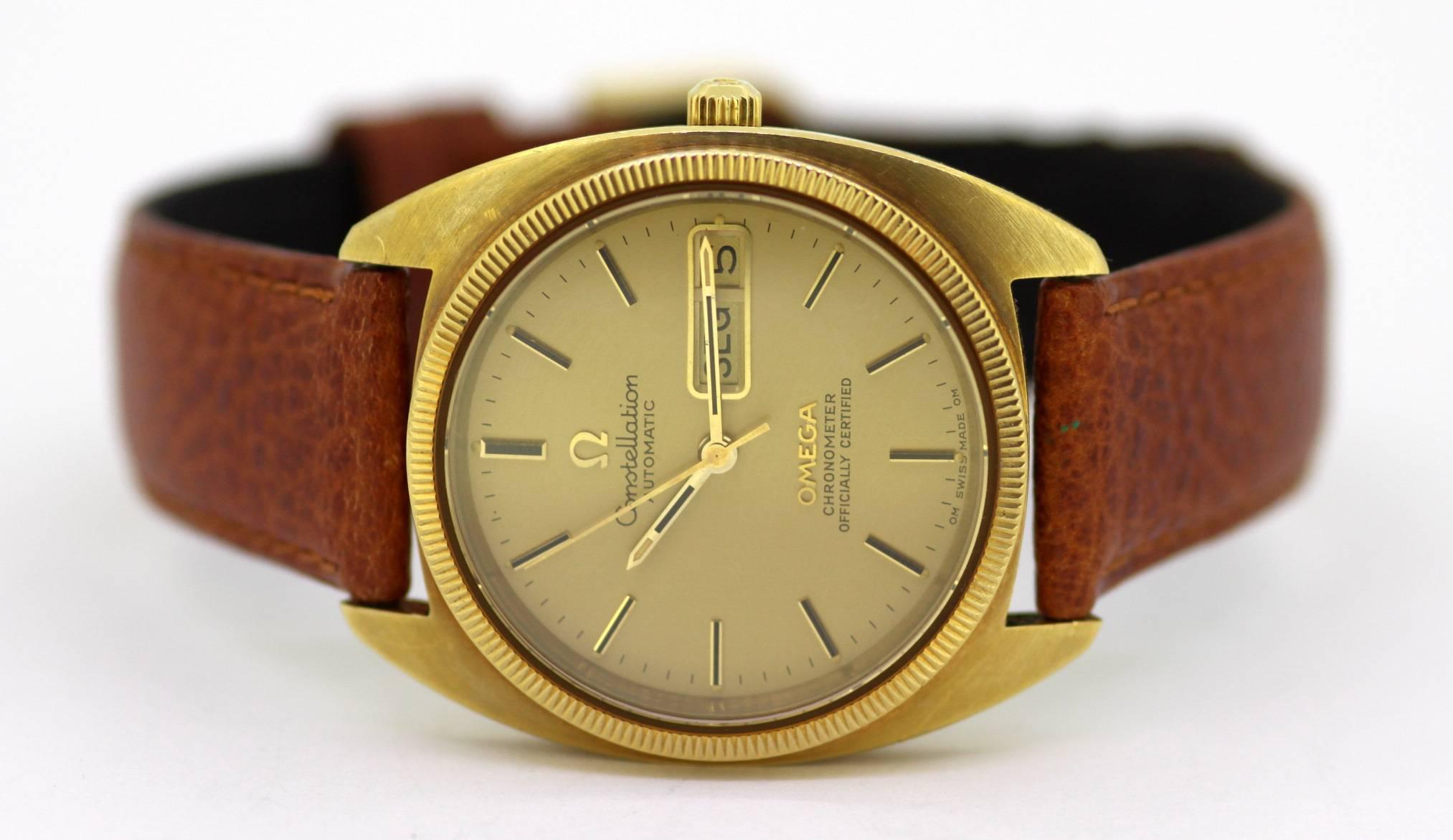 Omega Constellation, Automatic Men’s 18 Karat Yellow Gold Wristwatch, 1960s In Excellent Condition In Braintree, GB