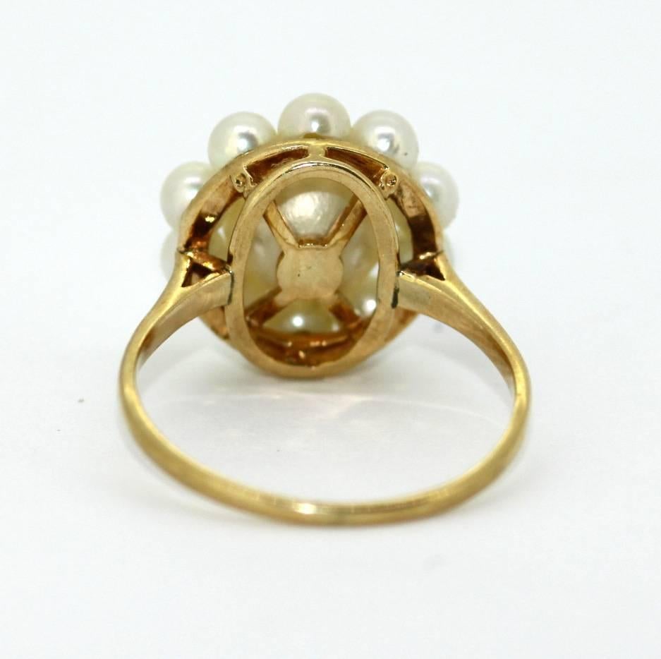 Vintage Mikimoto 14 Karat Yellow Gold Ladies Ring With Freshwater Pearls, 1970s In Excellent Condition In Braintree, GB