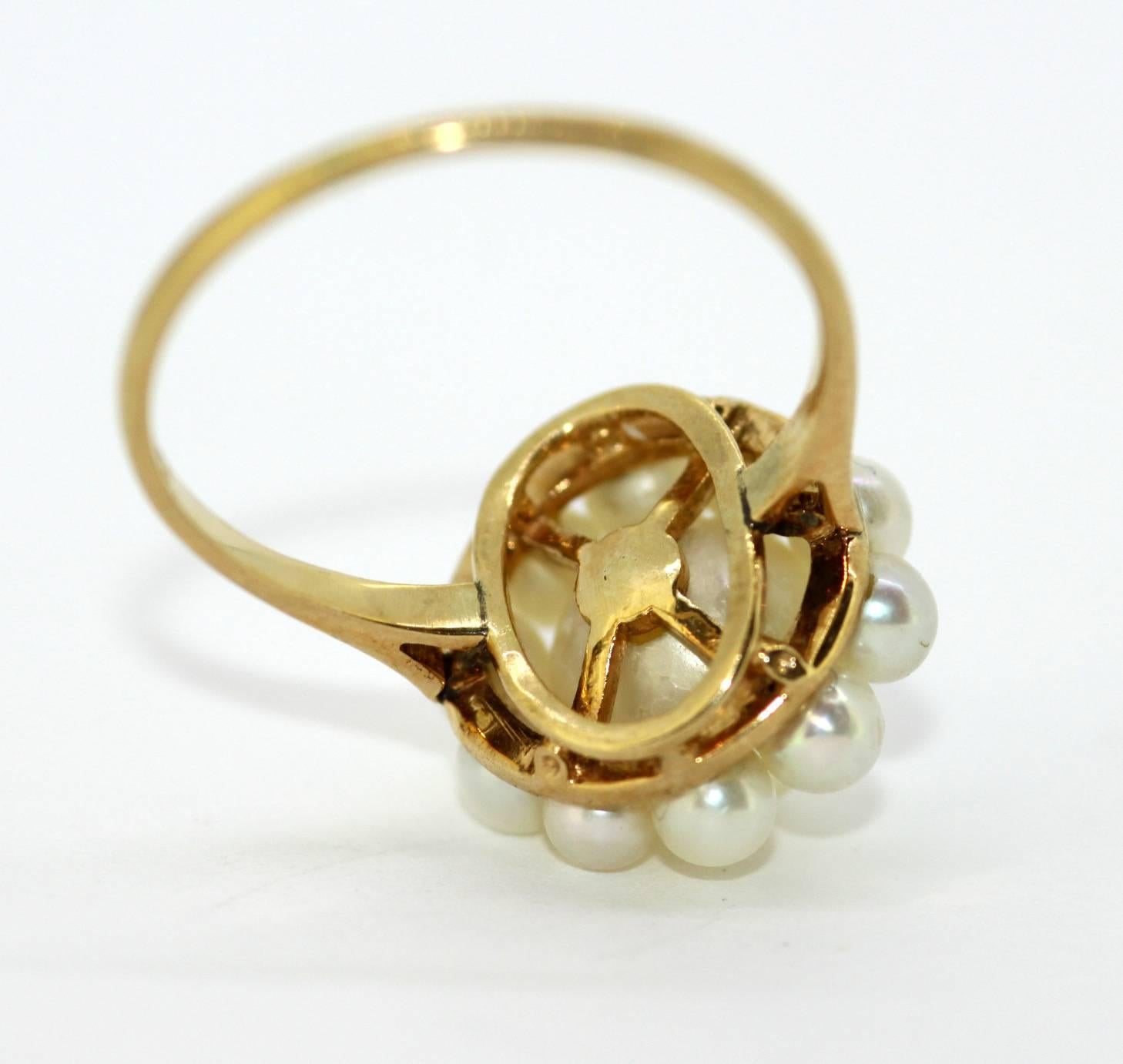 Vintage Mikimoto 14 Karat Yellow Gold Ladies Ring With Freshwater Pearls, 1970s 3