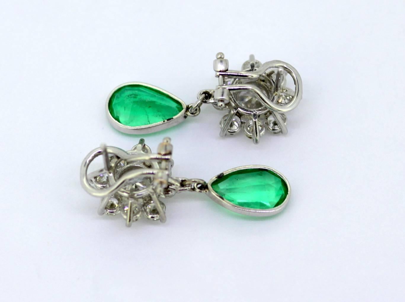 18 Karat White Gold Ladies Clip-On Earrings with Diamonds and Emerald 4