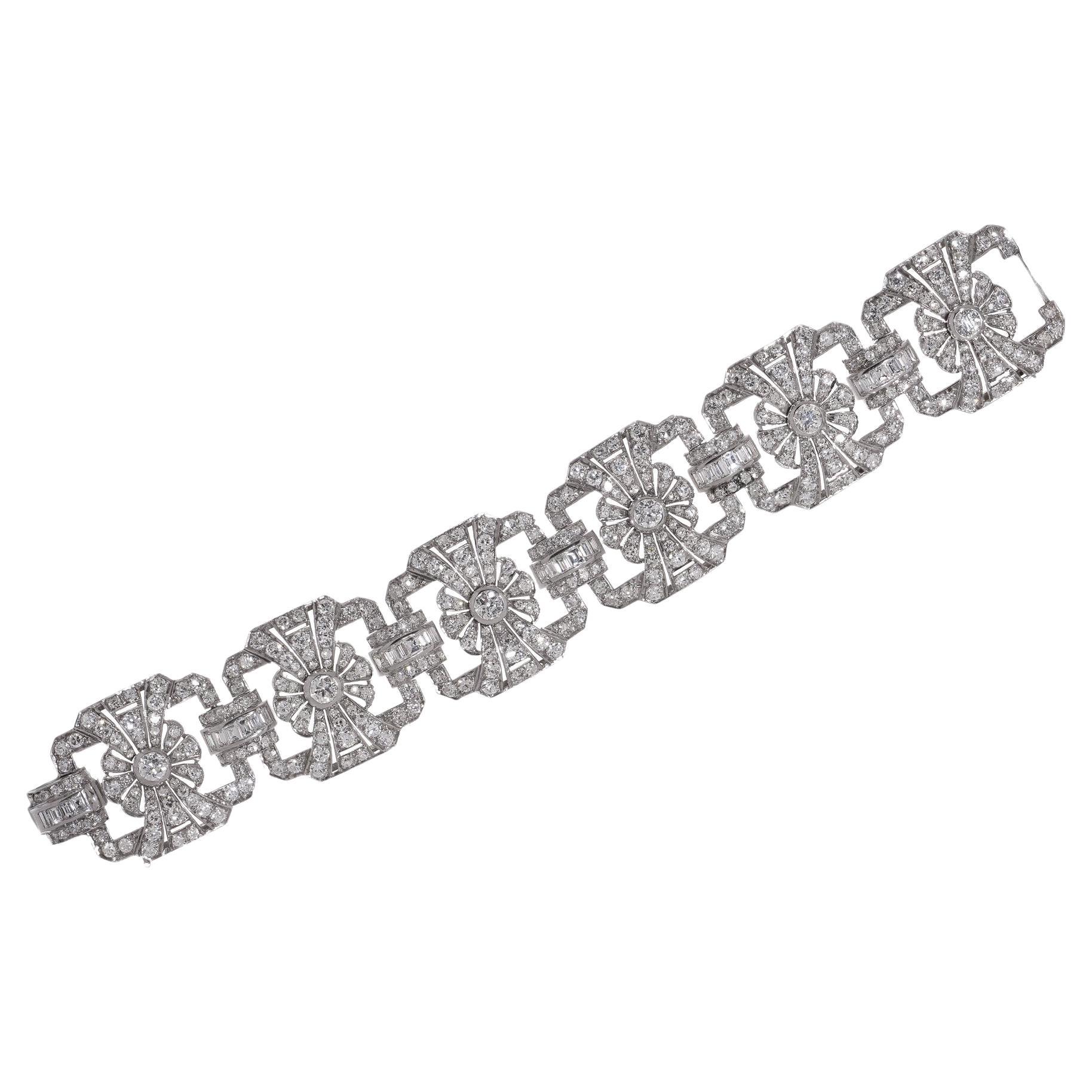 Art Deco platinum 17.80 carats of diamonds floral design link bracelet For Sale