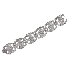 Antique Art Deco platinum 17.80 carats of diamonds floral design link bracelet