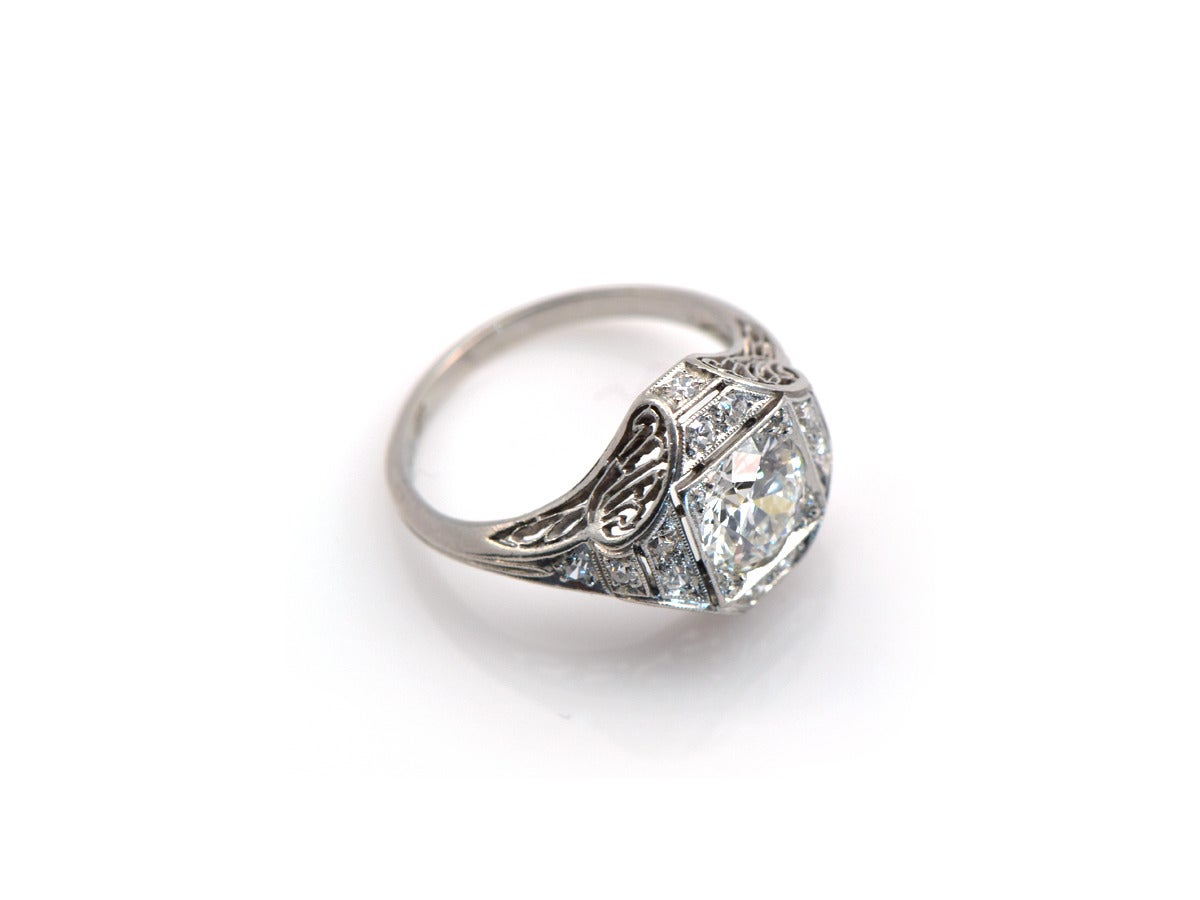 Women's 1930s Diamond Platinum Ring