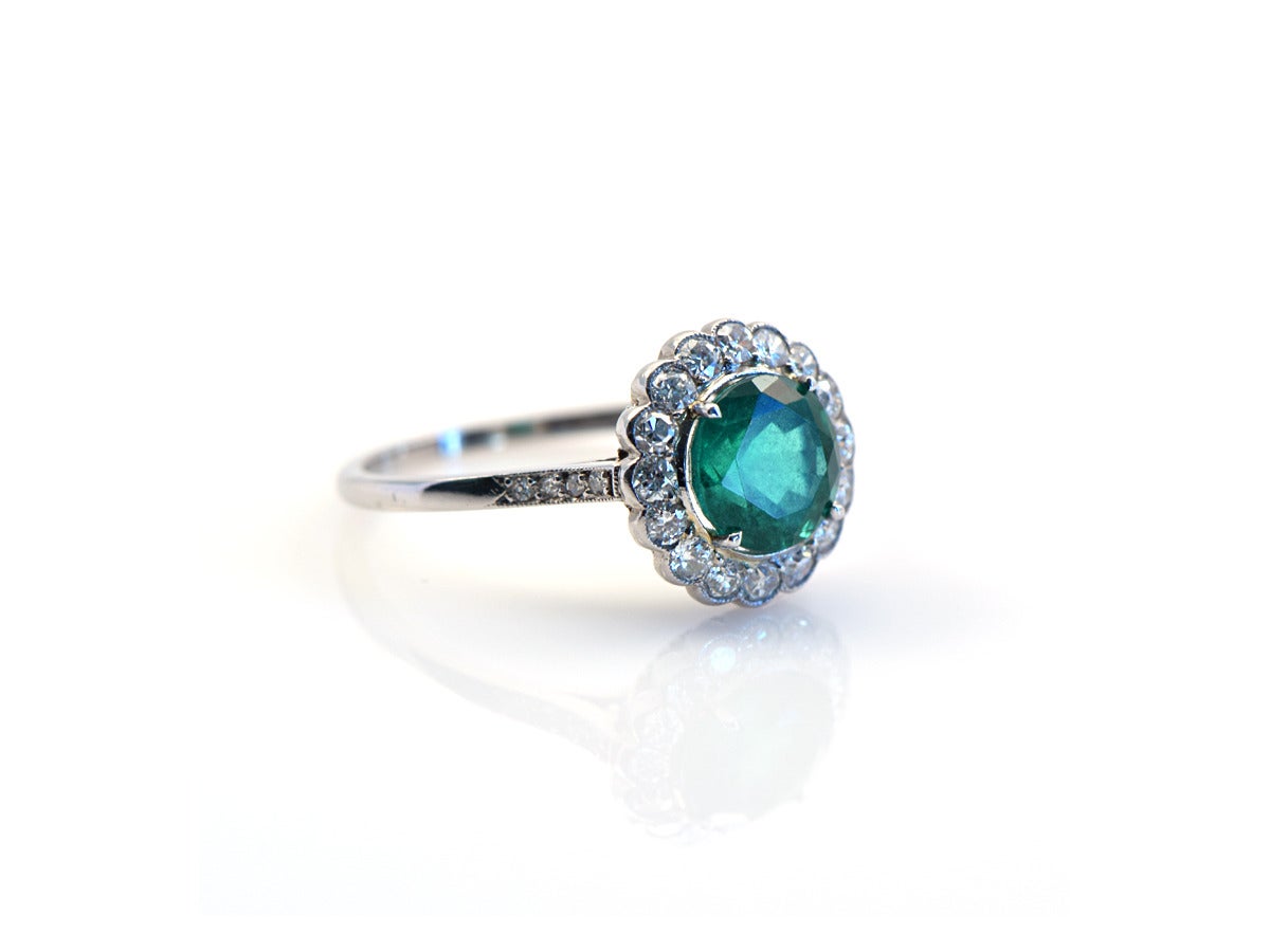 1930s Emerald, Diamond, and Platinum Ring In Excellent Condition For Sale In San Francisco, CA