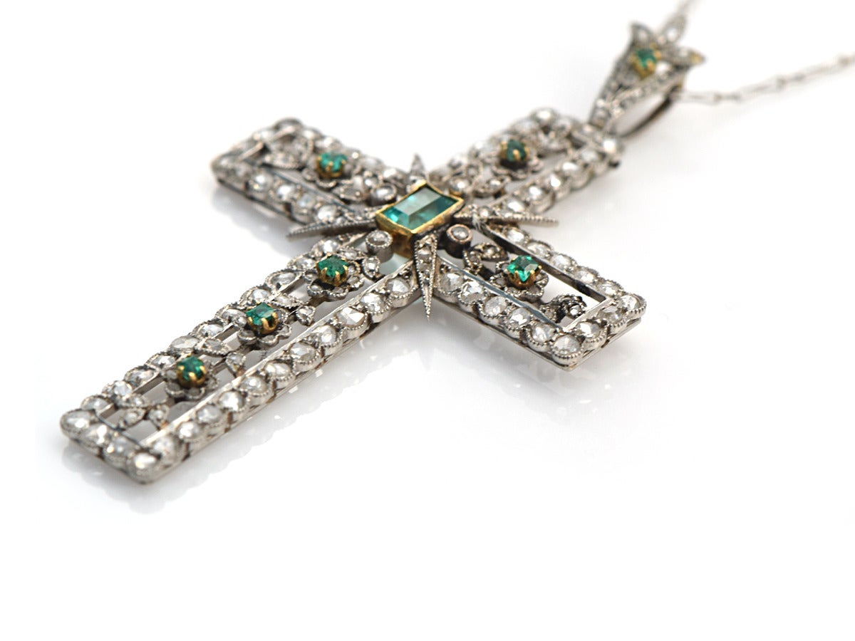 Edwardian Emerald Diamond Platinum Cross Pendant Necklace In Excellent Condition In San Francisco, CA