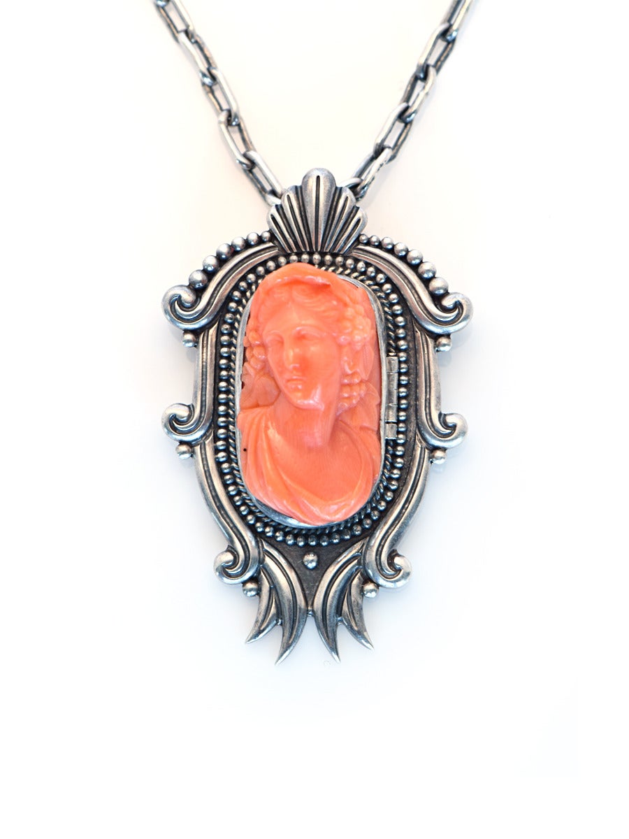 1940s Los Castillos Carved Coral Sterling Necklace In Excellent Condition For Sale In San Francisco, CA