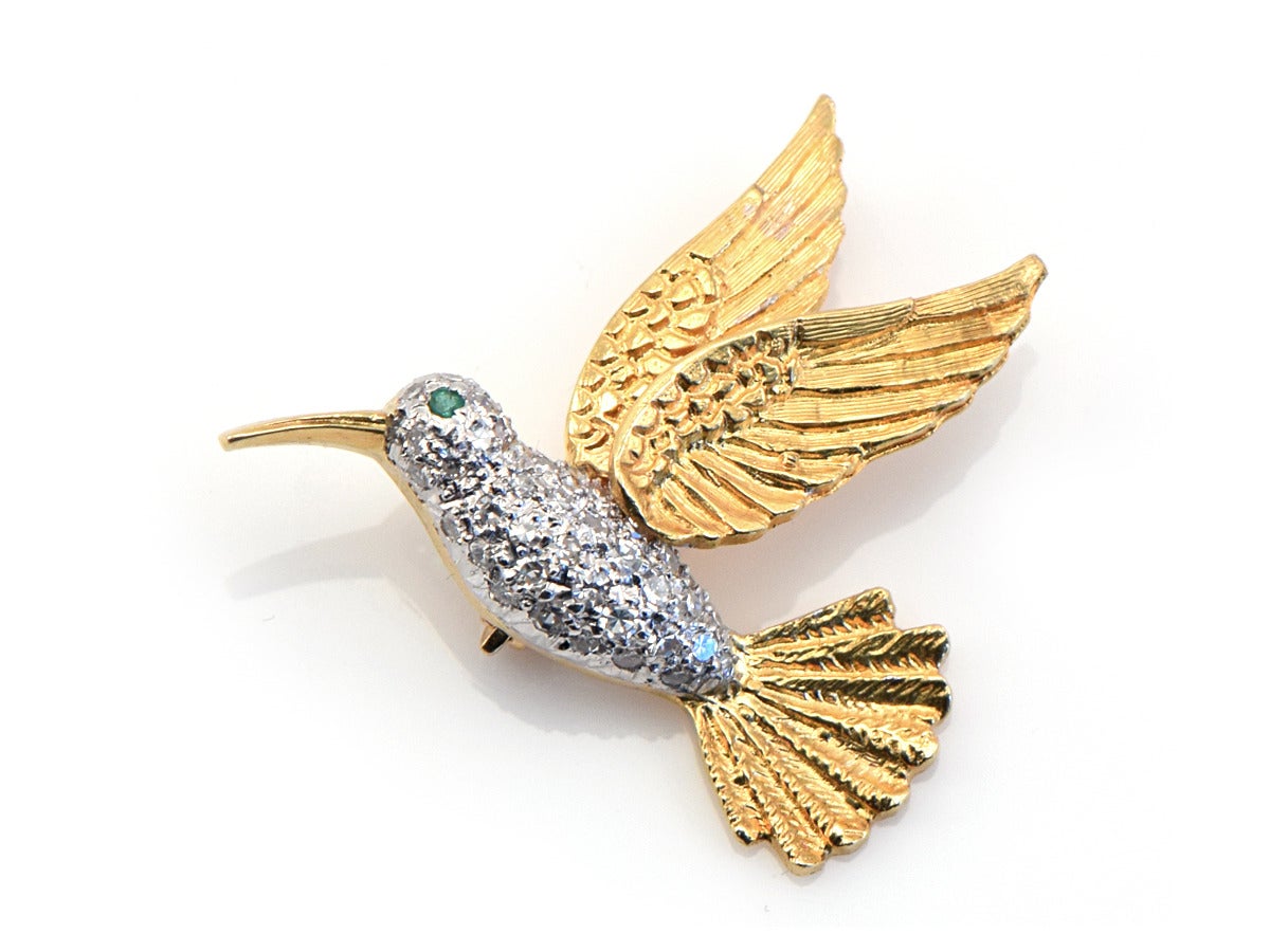 1950s Diamond Gold Hummingbird Pin In Excellent Condition For Sale In San Francisco, CA