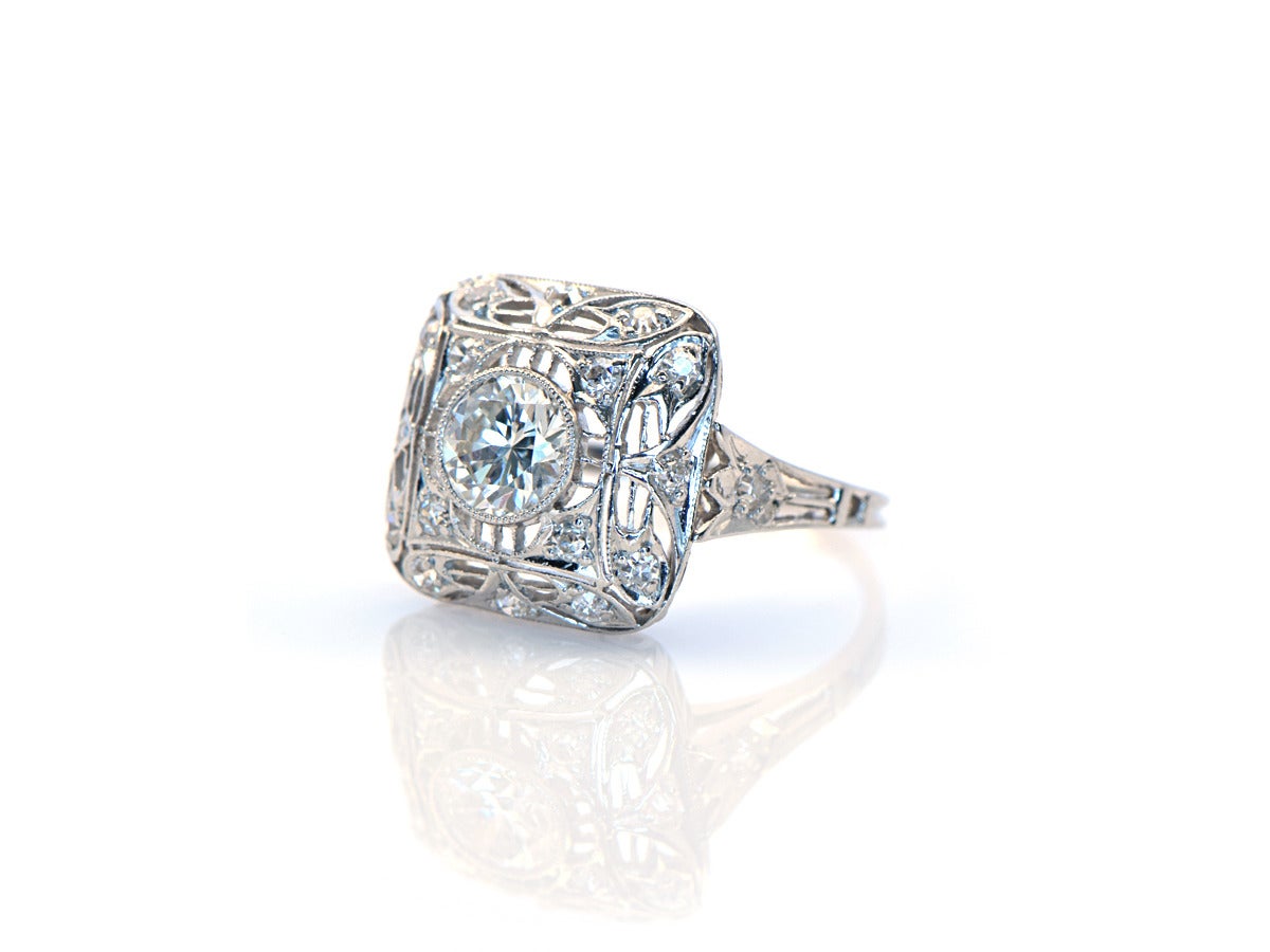 Art Deco 1940s Diamond and Platinum Filagree Ring For Sale