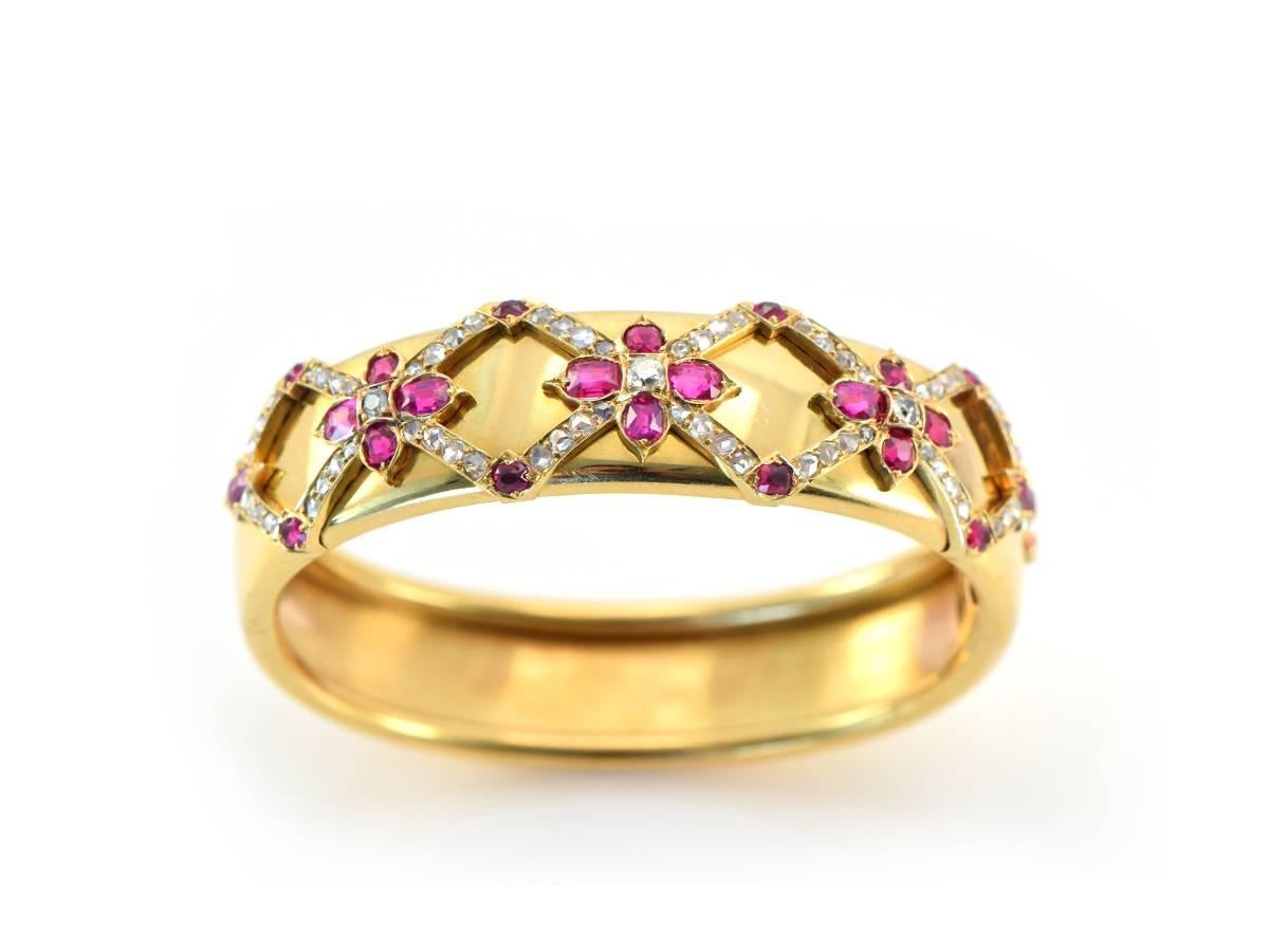 1910 Ruby Diamond Gold Bangle Bracelet In Excellent Condition In San Francisco, CA