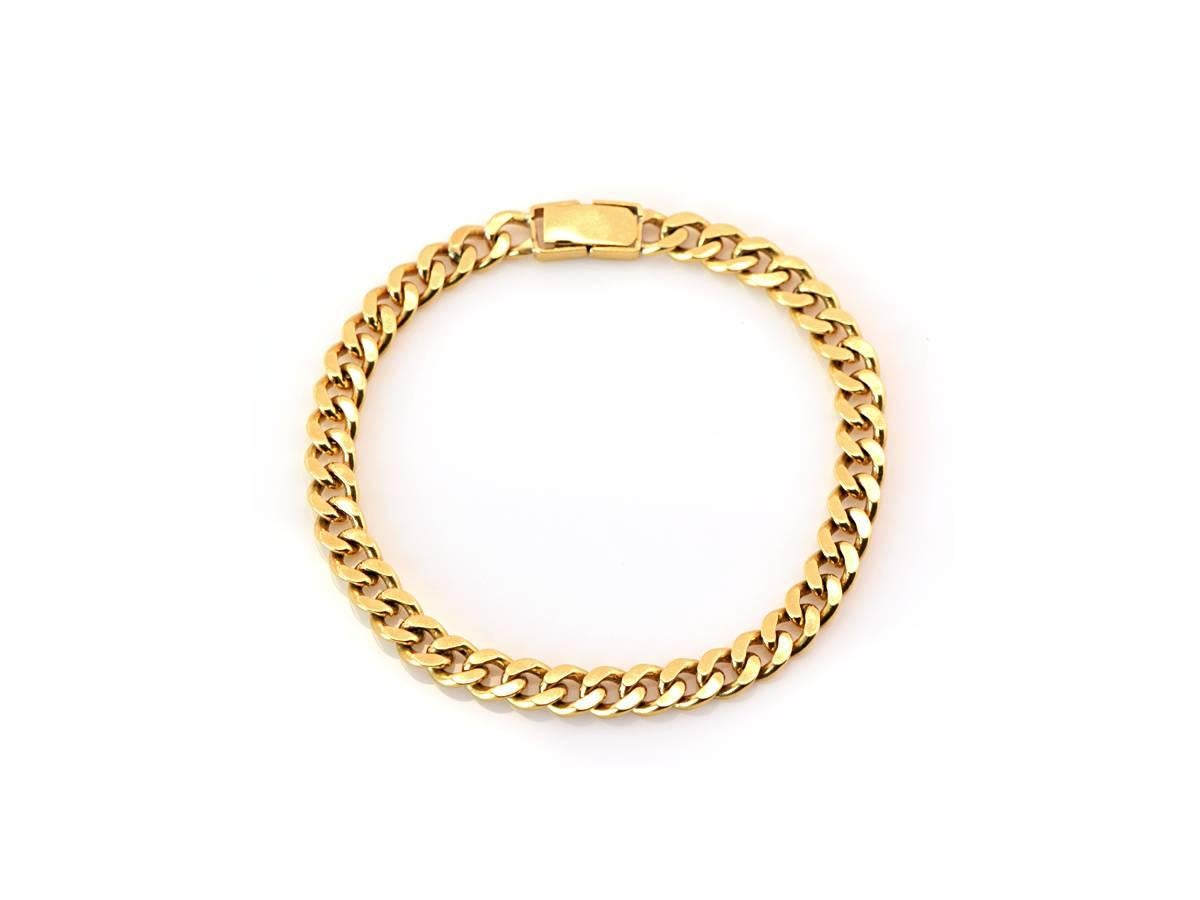 Add some swagger into your daily regimen with this ultra cool gold curb bracelet. 

*width is .25