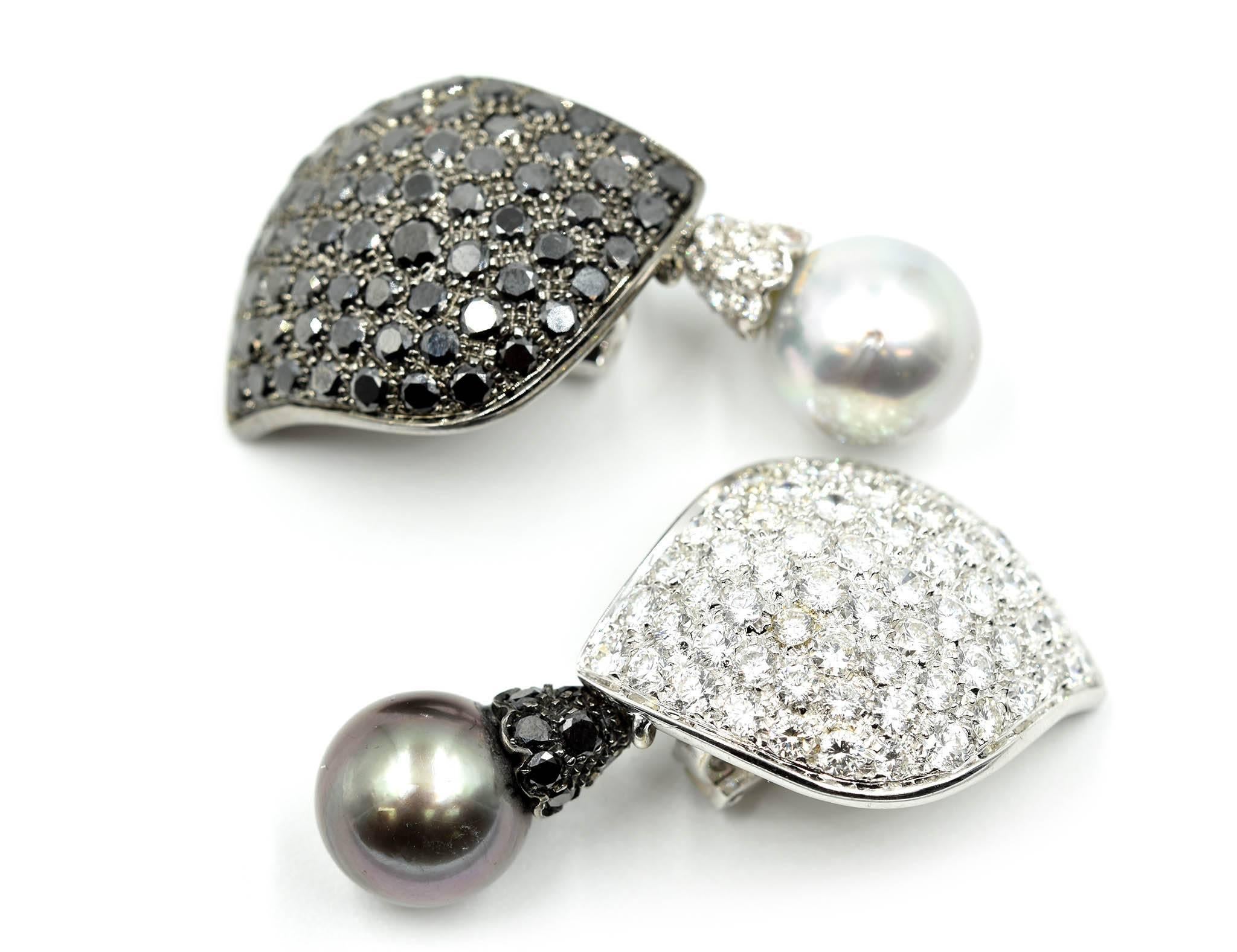 Black and White Diamond with Dangling Cultured Pearls 18k White Gold Earrings In Excellent Condition In Scottsdale, AZ