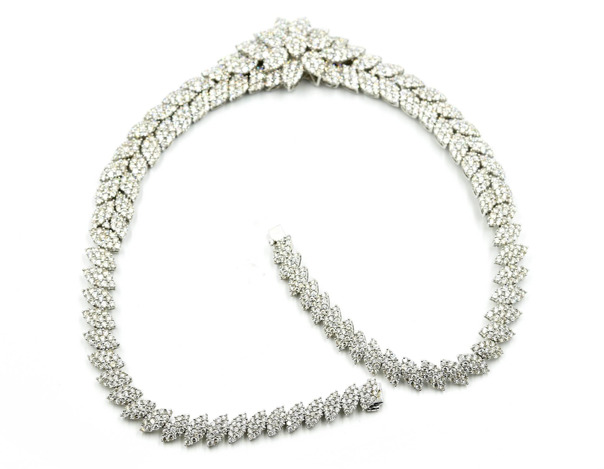 18 Karat White Gold, 34.08 Carat Round Diamond Collar Necklace In Excellent Condition In Scottsdale, AZ