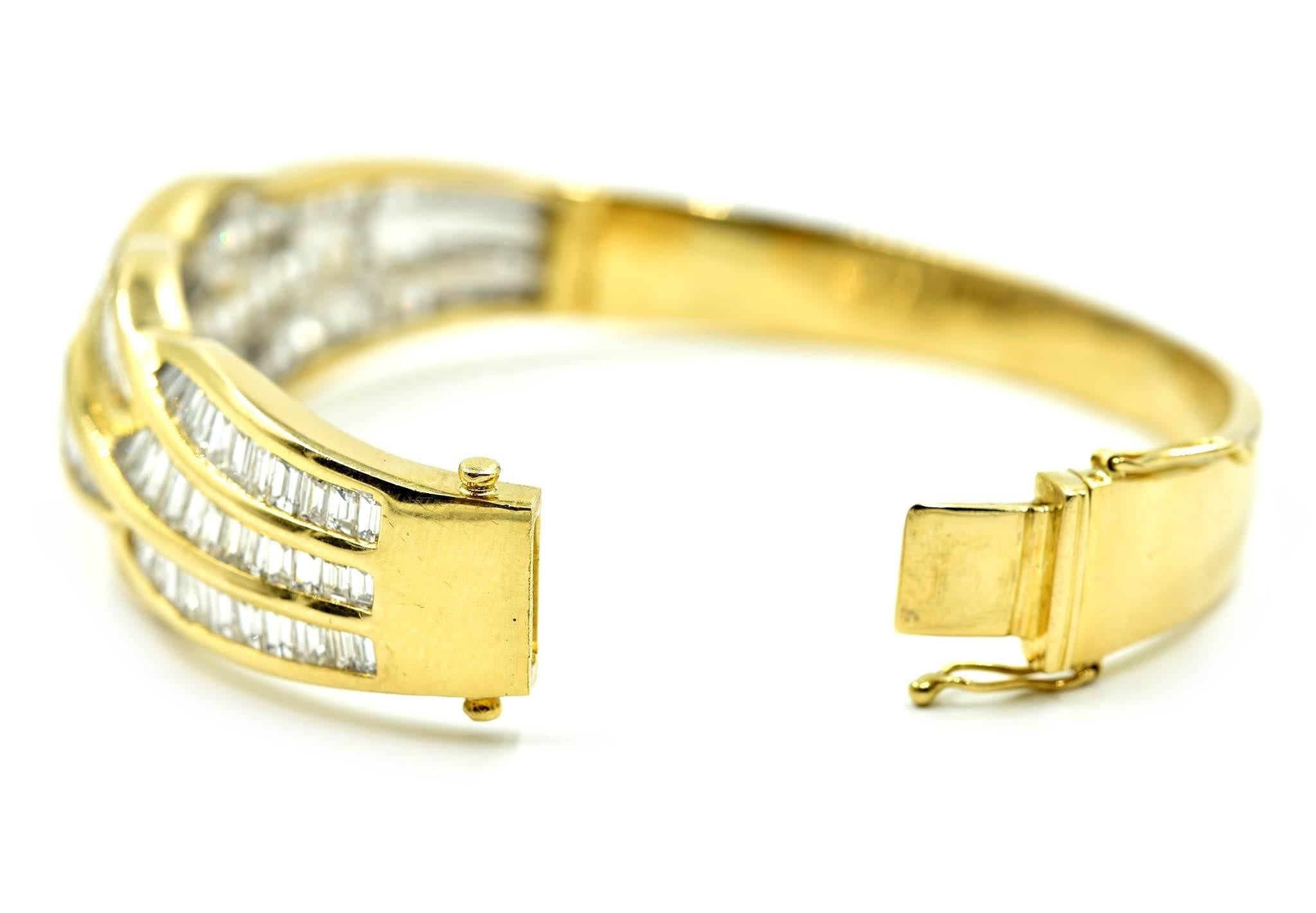 Baguette Cut Ladies 6.50 Carat Baguette Diamond 18 Karat Yellow Gold Bangle Bracelet