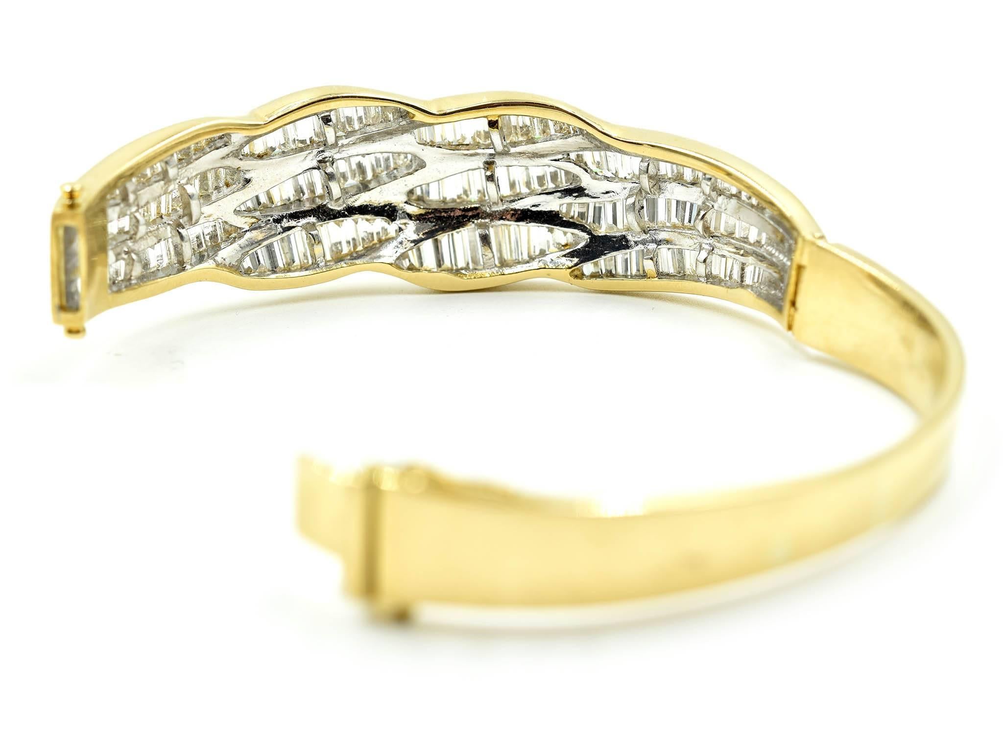Ladies 6.50 Carat Baguette Diamond 18 Karat Yellow Gold Bangle Bracelet In Excellent Condition In Scottsdale, AZ