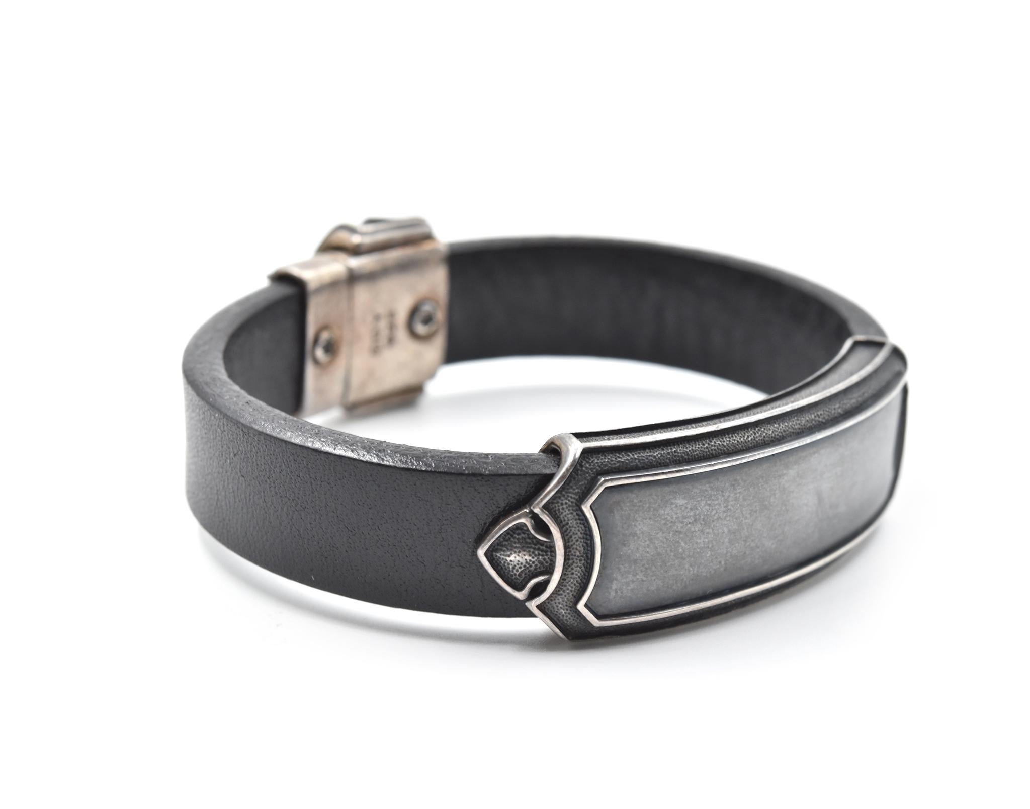 Designer: David Yurman
Material: Sterling Silver and Leather
Dimensions: Fits 8” Wrist
Width: 20mm
Weight: 49.70
