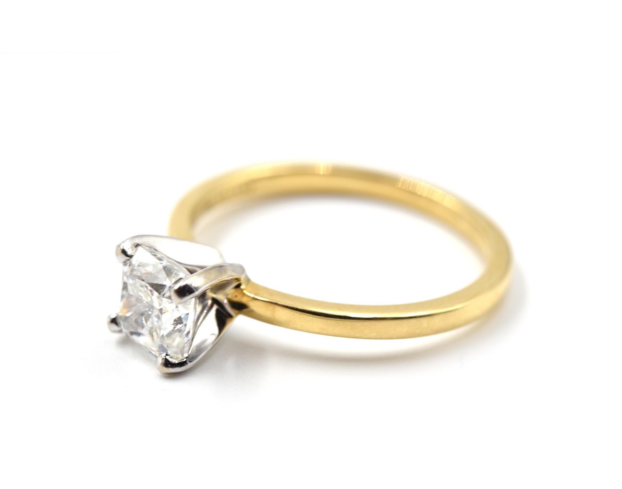 GIA Certified Radiant Cut 1.02 Carat Diamond 18 Karat Yellow Gold Solitaire Ring In Excellent Condition In Scottsdale, AZ