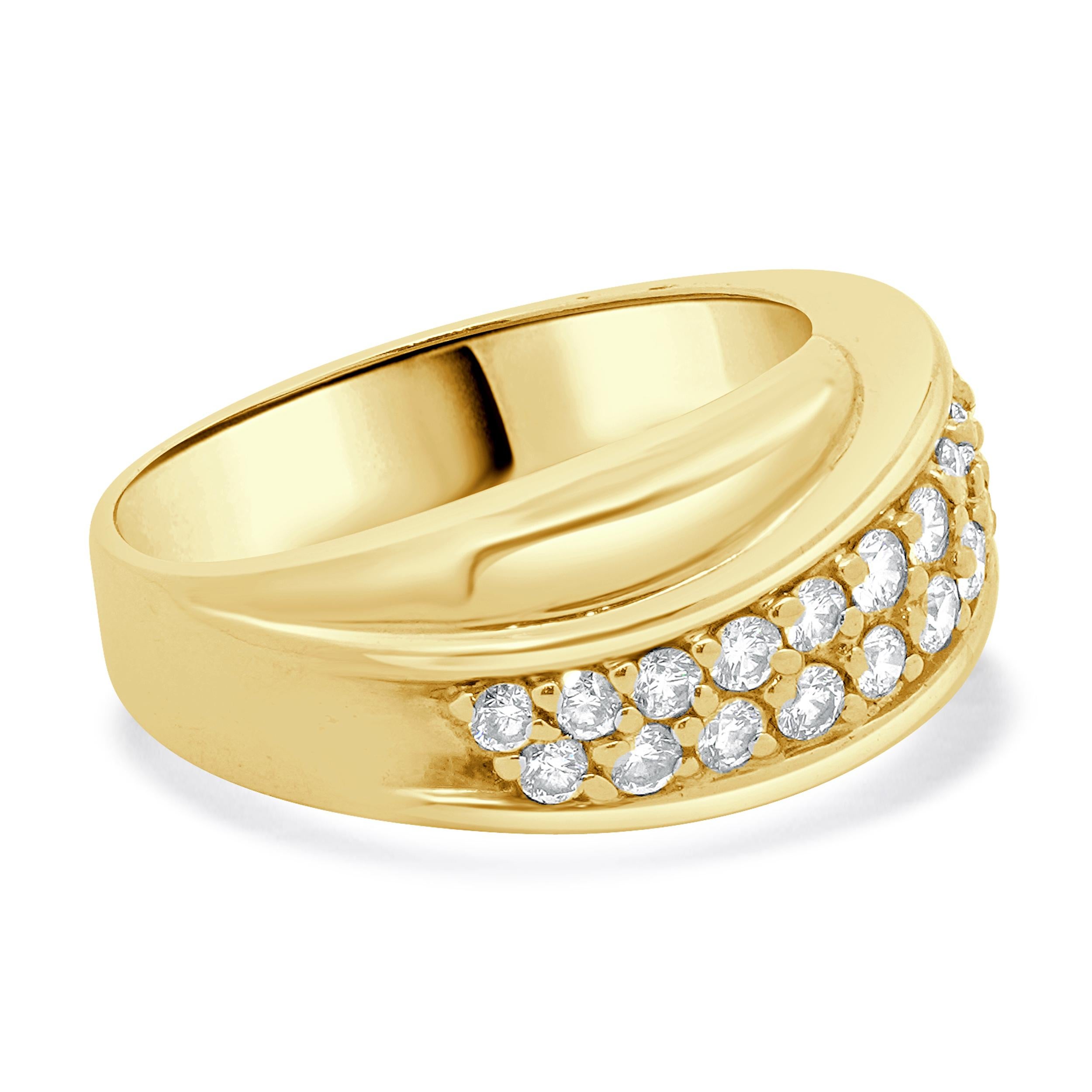 Taglio rotondo Anello Twist con due file di diamanti in oro giallo 14 carati in vendita
